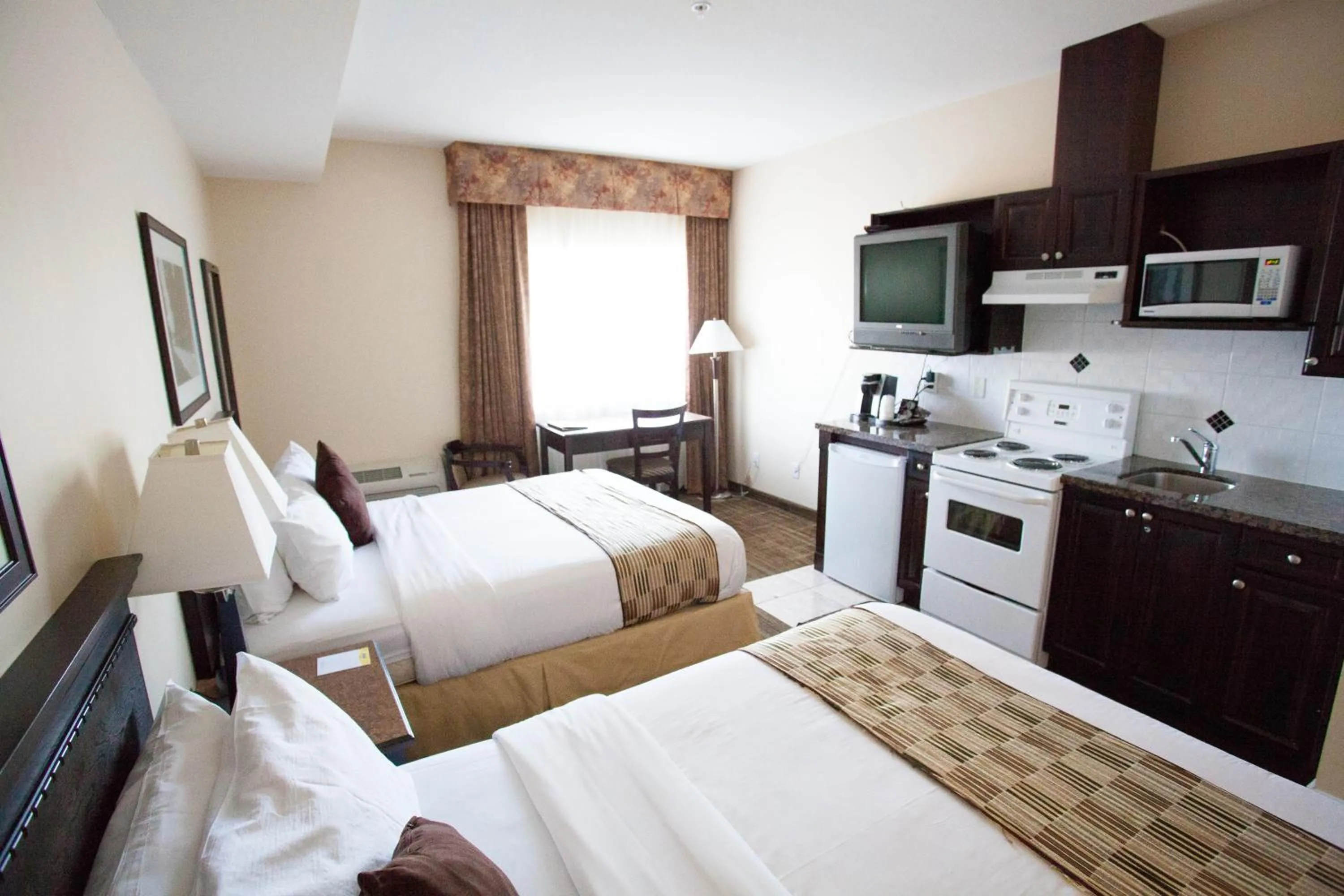 Deluxe Queen Studio with Two Queen Beds - Non-Smoking in Days Inn by Wyndham Surrey