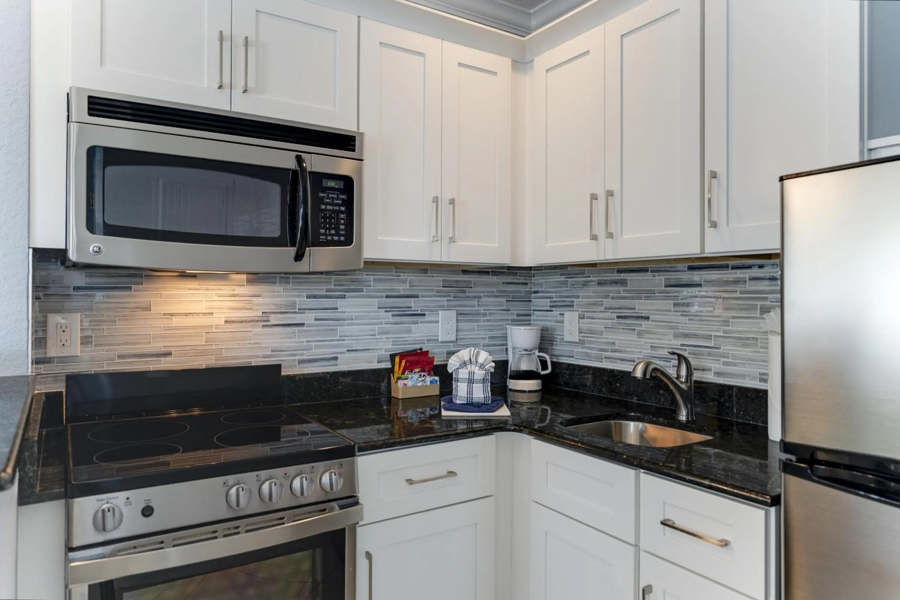 Superior King Suite in Tropical Beach Resorts - Sarasota