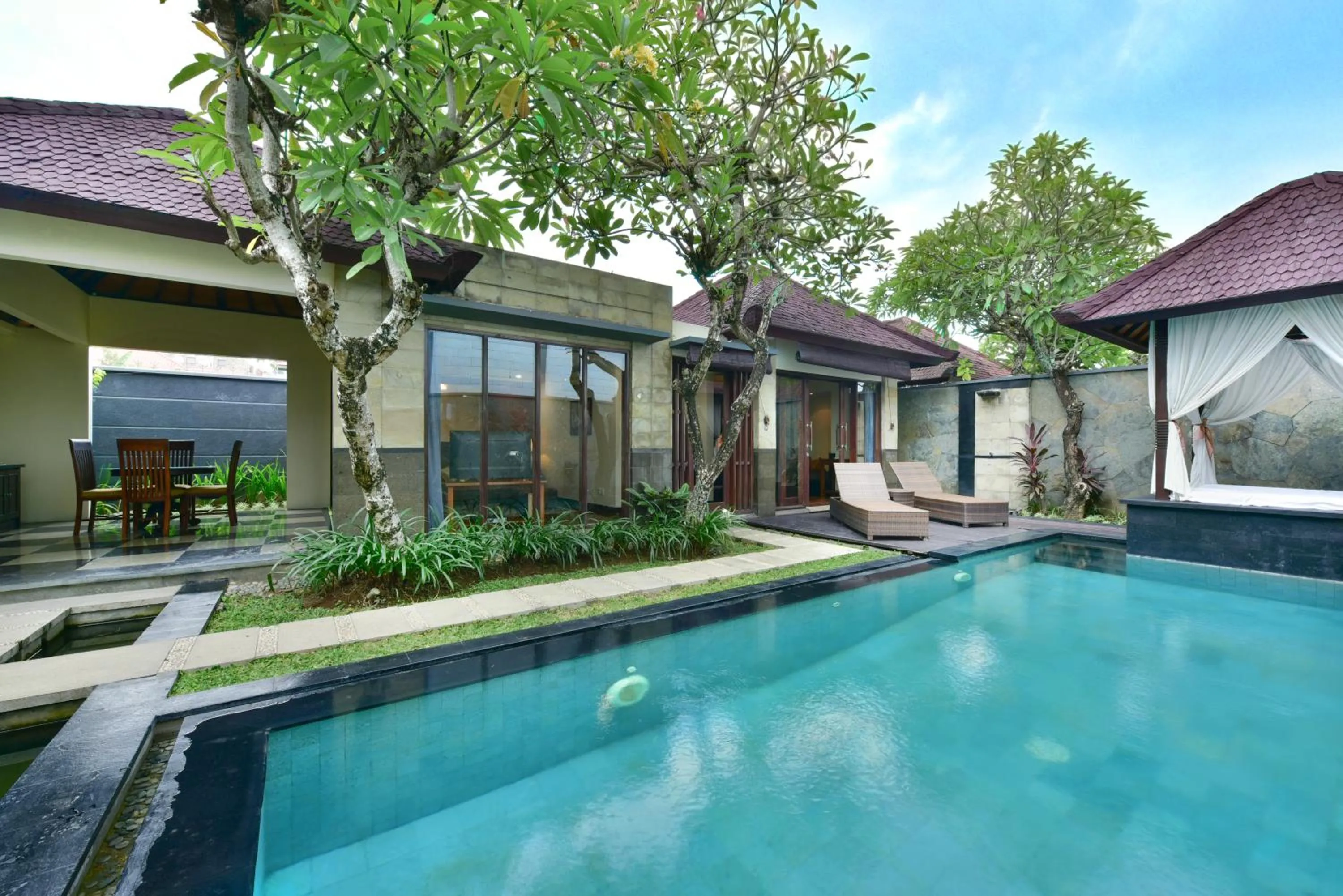 One Bedroom Private Pool Villa with Bath Tub in The Khayangan Dreams Villa, Seminyak