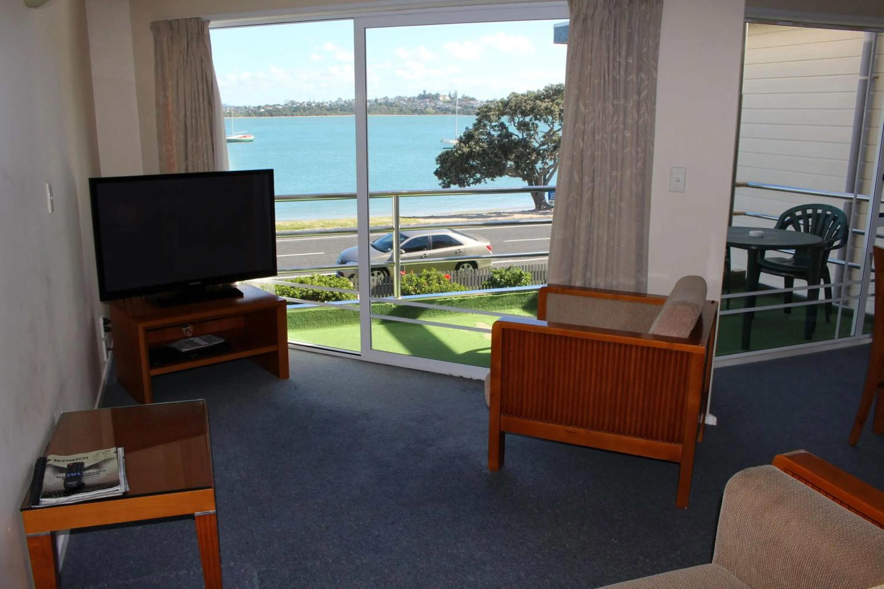 One-Bedroom Suite with Loft and Sea View - Upper Floor in Bucklands Beach Waterfront Motel