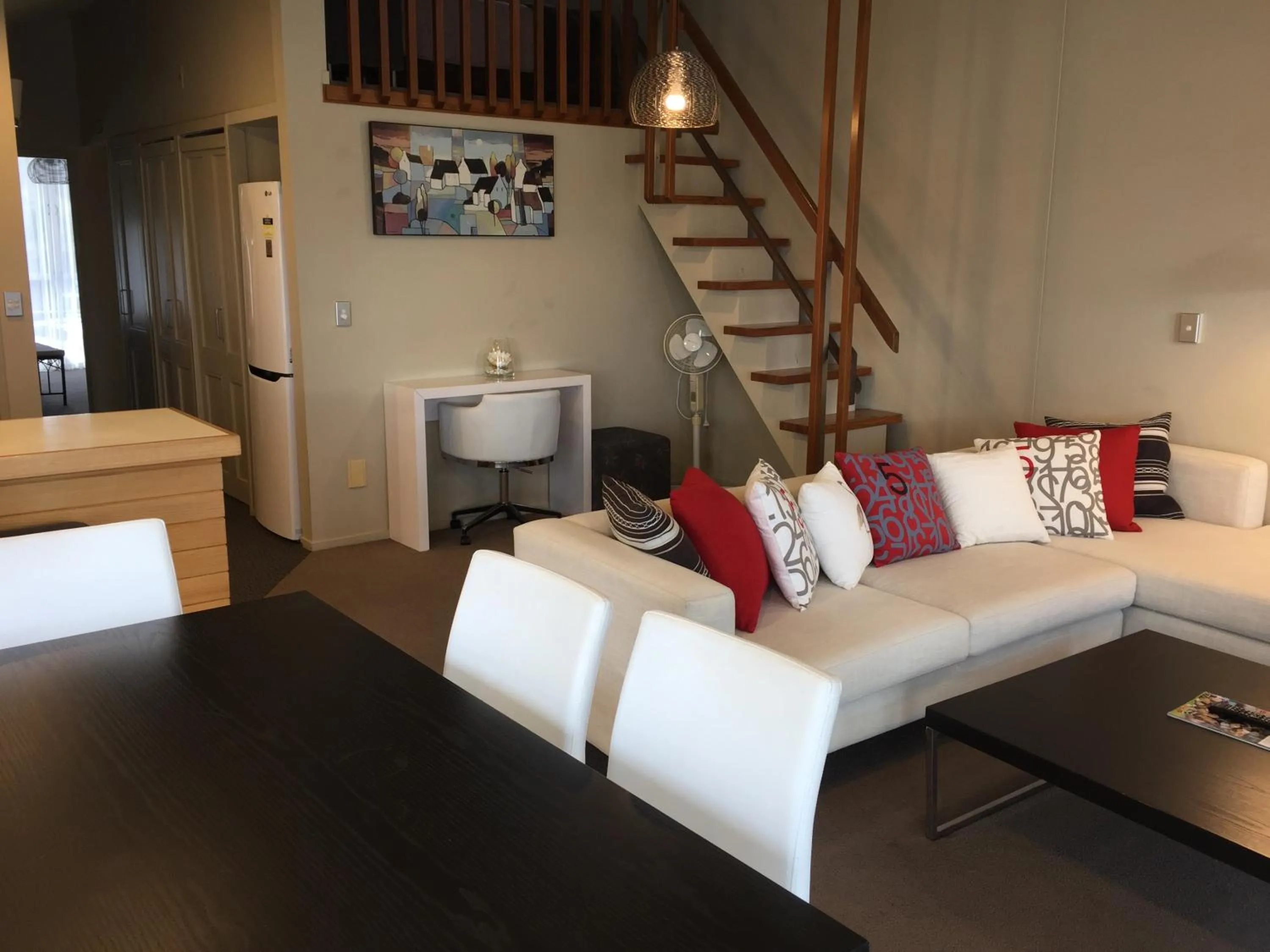 Two-Bedroom Suite with Loft and Sea View - Upper Floor in Bucklands Beach Waterfront Motel