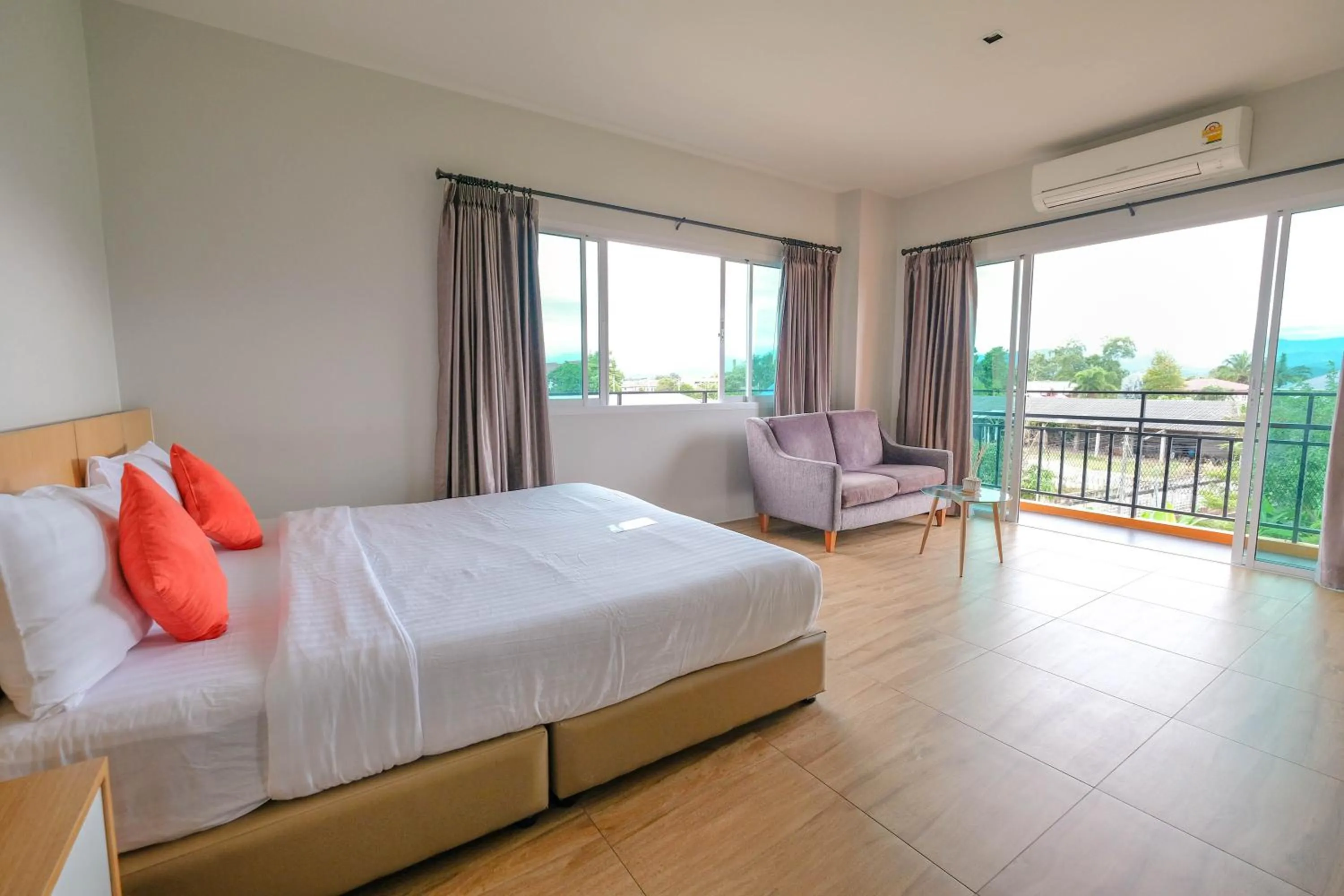 Deluxe Double Room with Balcony in Sleeping Tree Hotel