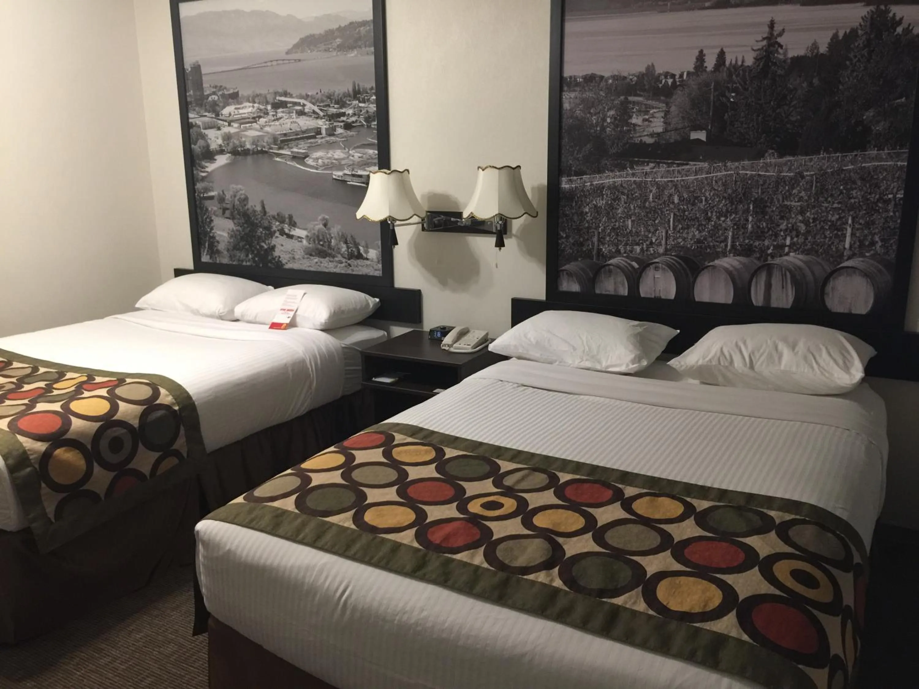 Double Room with Two Double Beds - Non-Smoking in Super 8 by Wyndham Kelowna BC