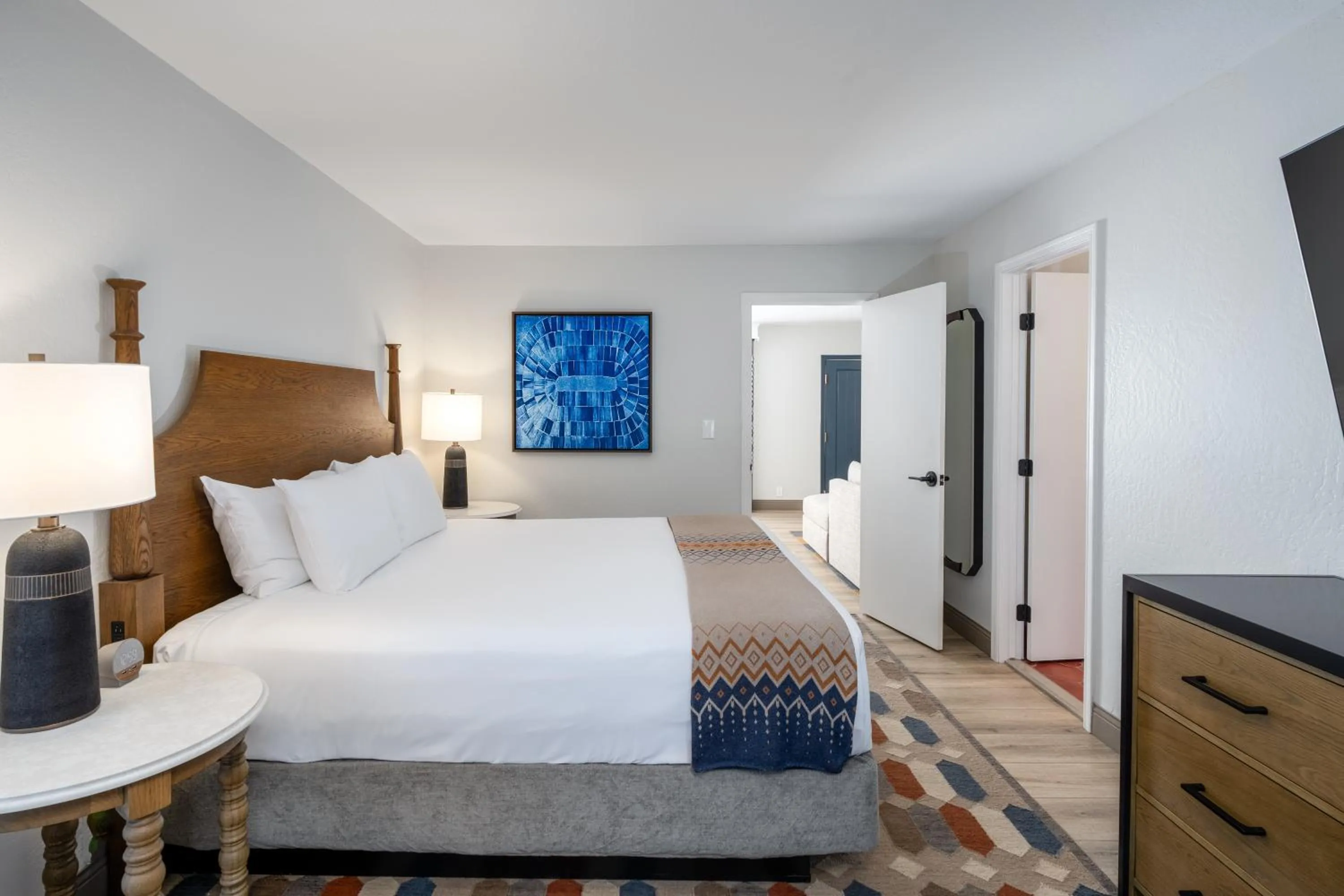 One Bedroom Suite 1 King in The Wigwam