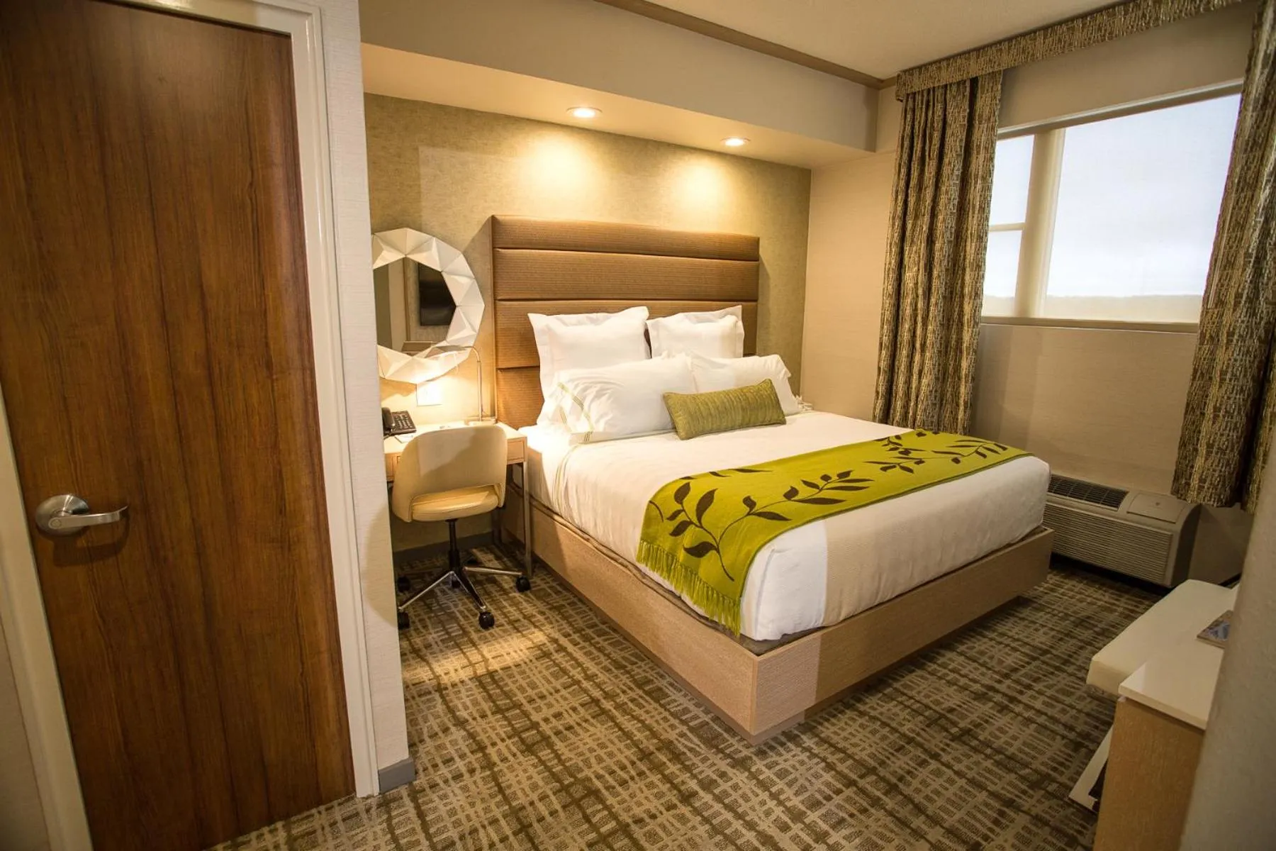 Standard King Room in The Fredonia Hotel