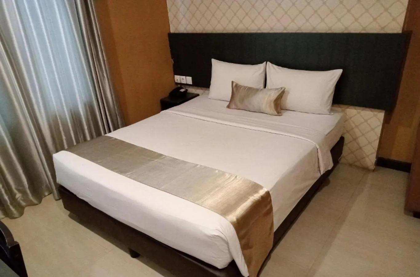 Deluxe Single Room - single occupancy in CREW EXPRESS Hotel