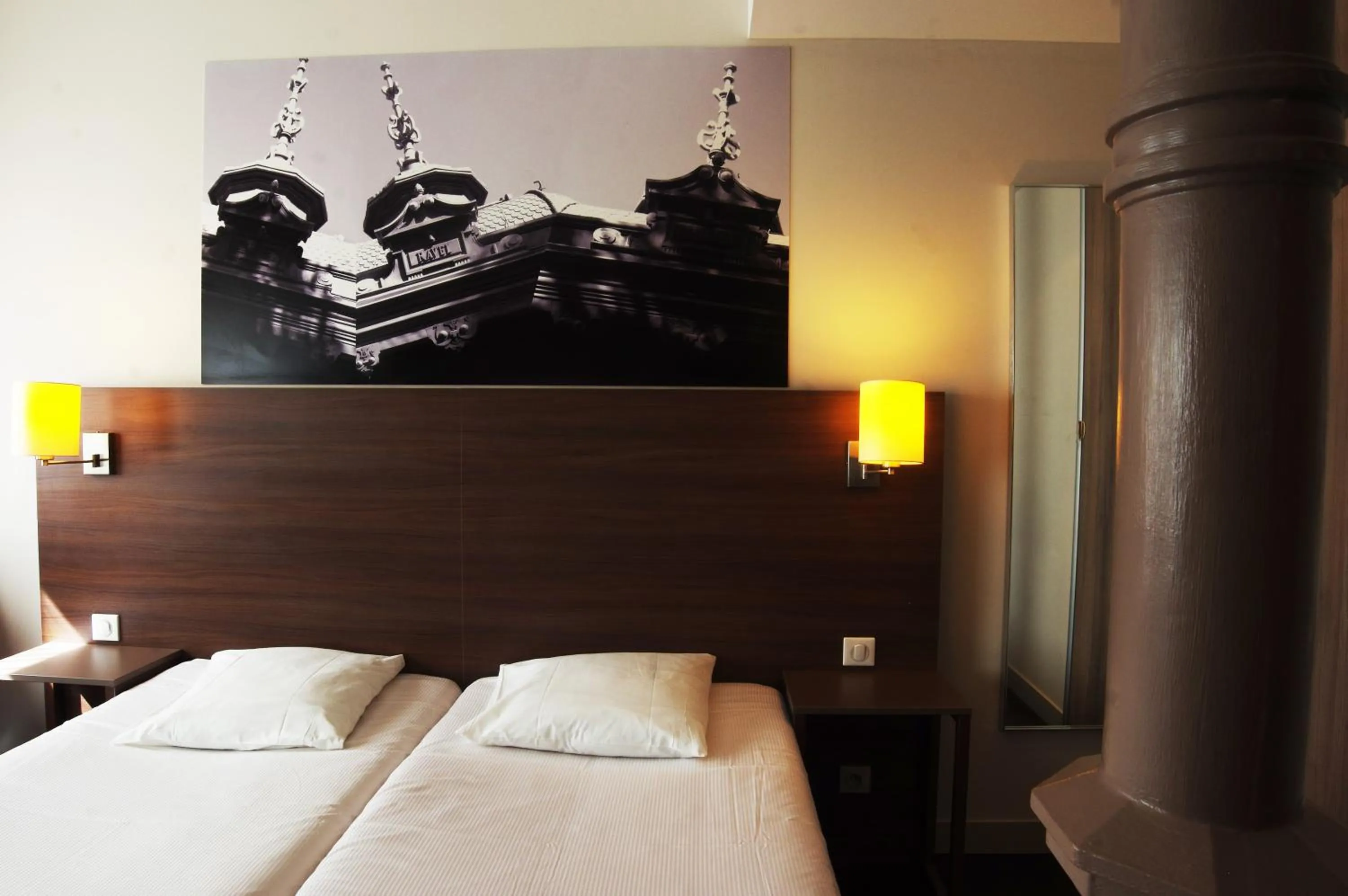 Twin Room - Non Smoking in Comfort Aparthotel Saint-Etienne