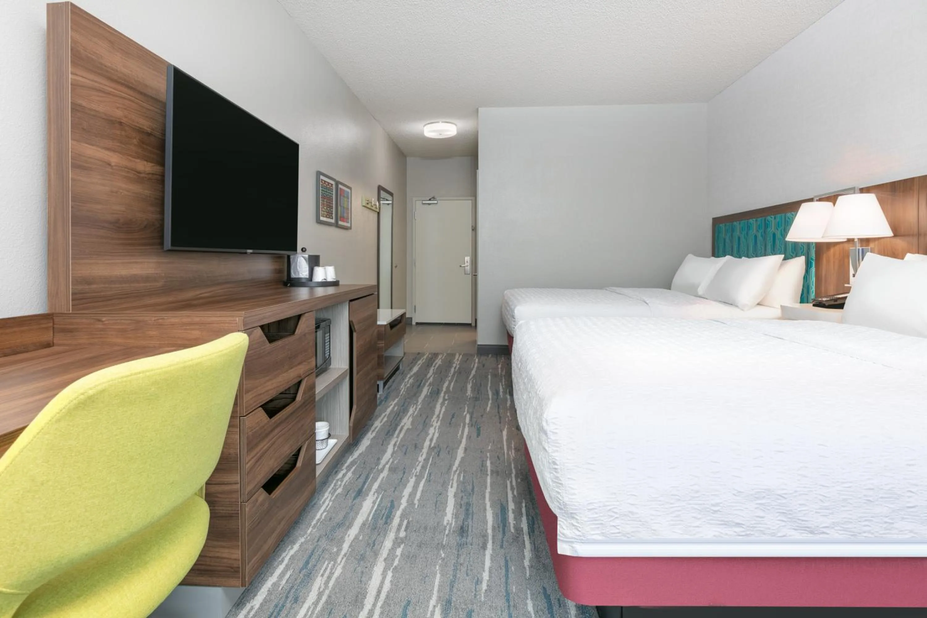 Queen Room with Two Queen Beds - Mobility and Hearing Access/Non-Smoking in Hampton Inn Kingsville