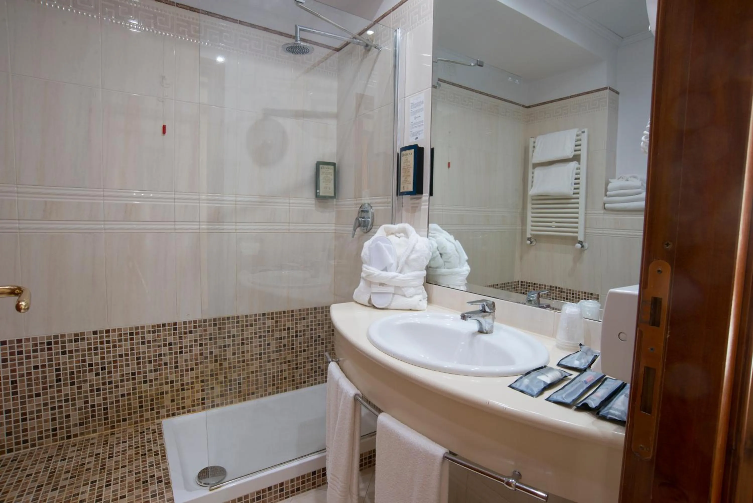 Superior Family Room in Hotel The Brand