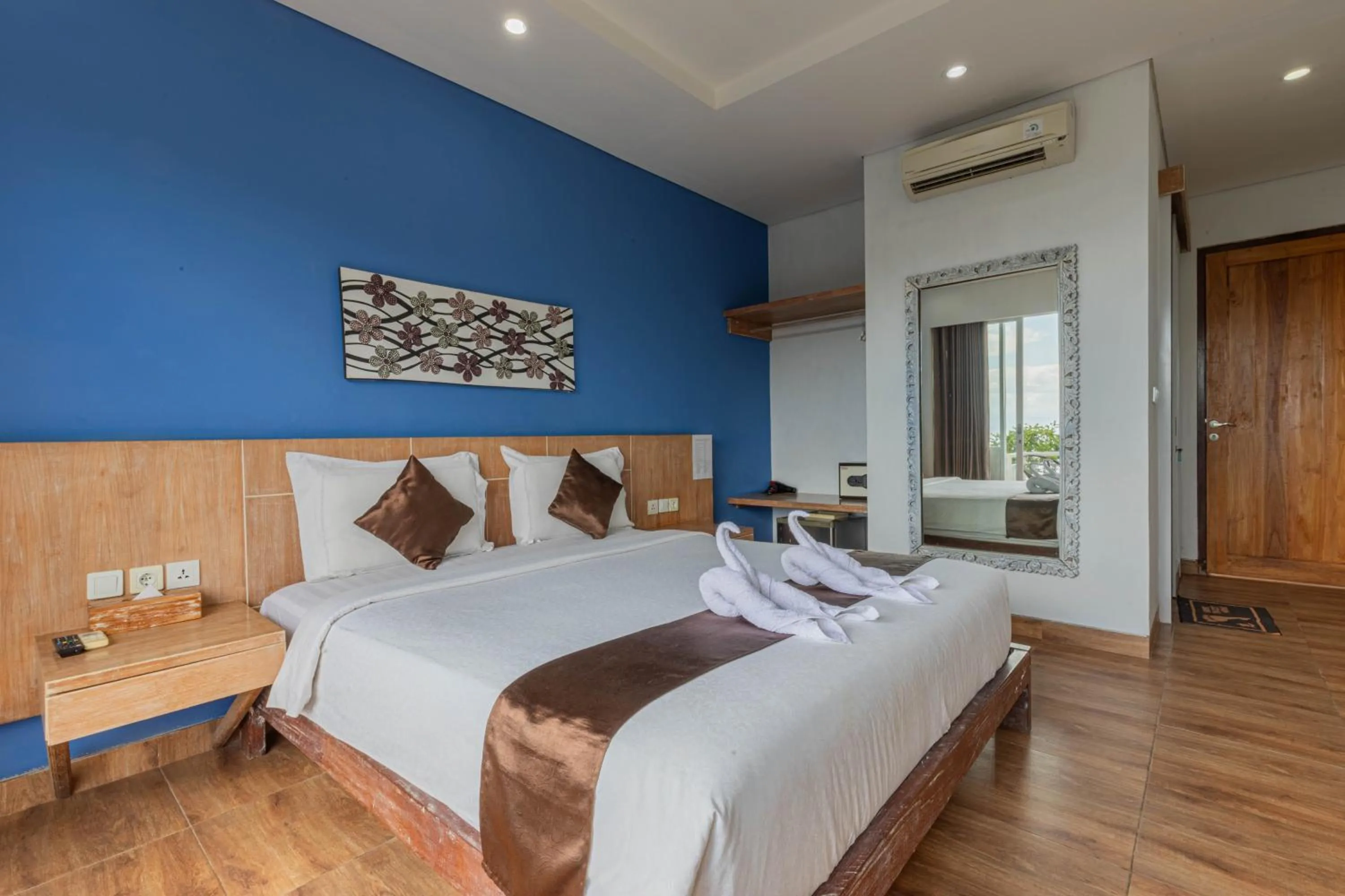 Deluxe Double Room with Balcony in The Tanis Beach Resort Nusa Lembongan