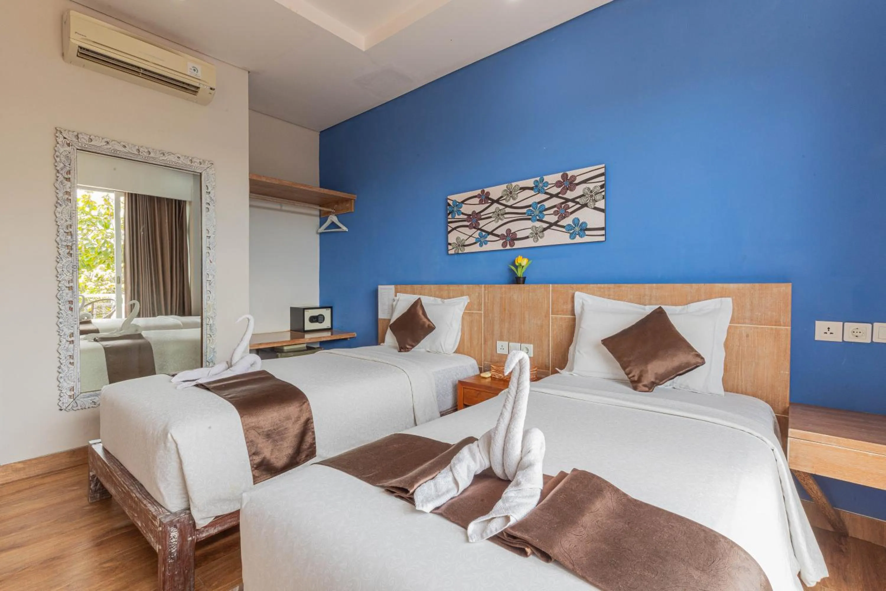 Deluxe Twin Room with Sea View in The Tanis Beach Resort Nusa Lembongan