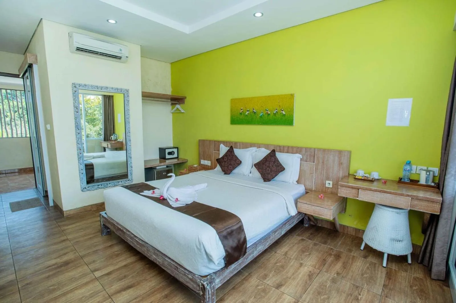 Deluxe Double Room with Balcony and Sea View in The Tanis Beach Resort Nusa Lembongan