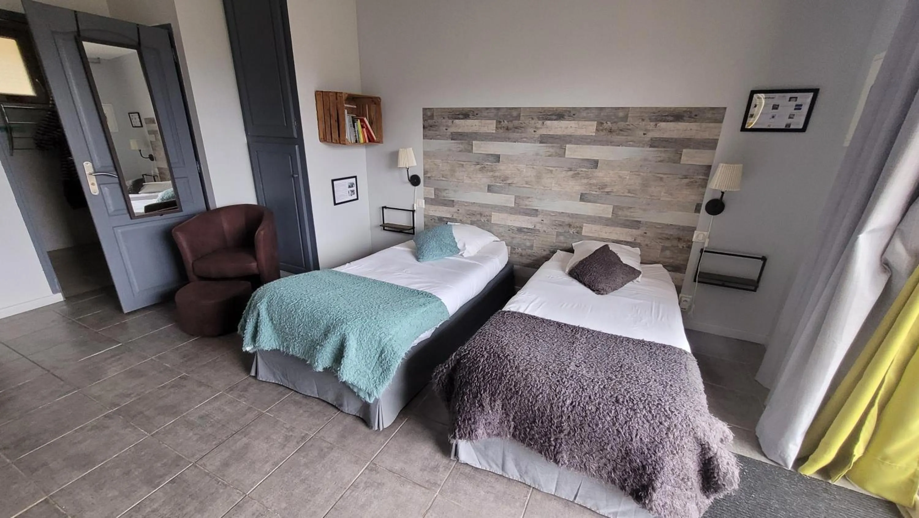 Twin Room with Terrace in Hotel La Peyrade