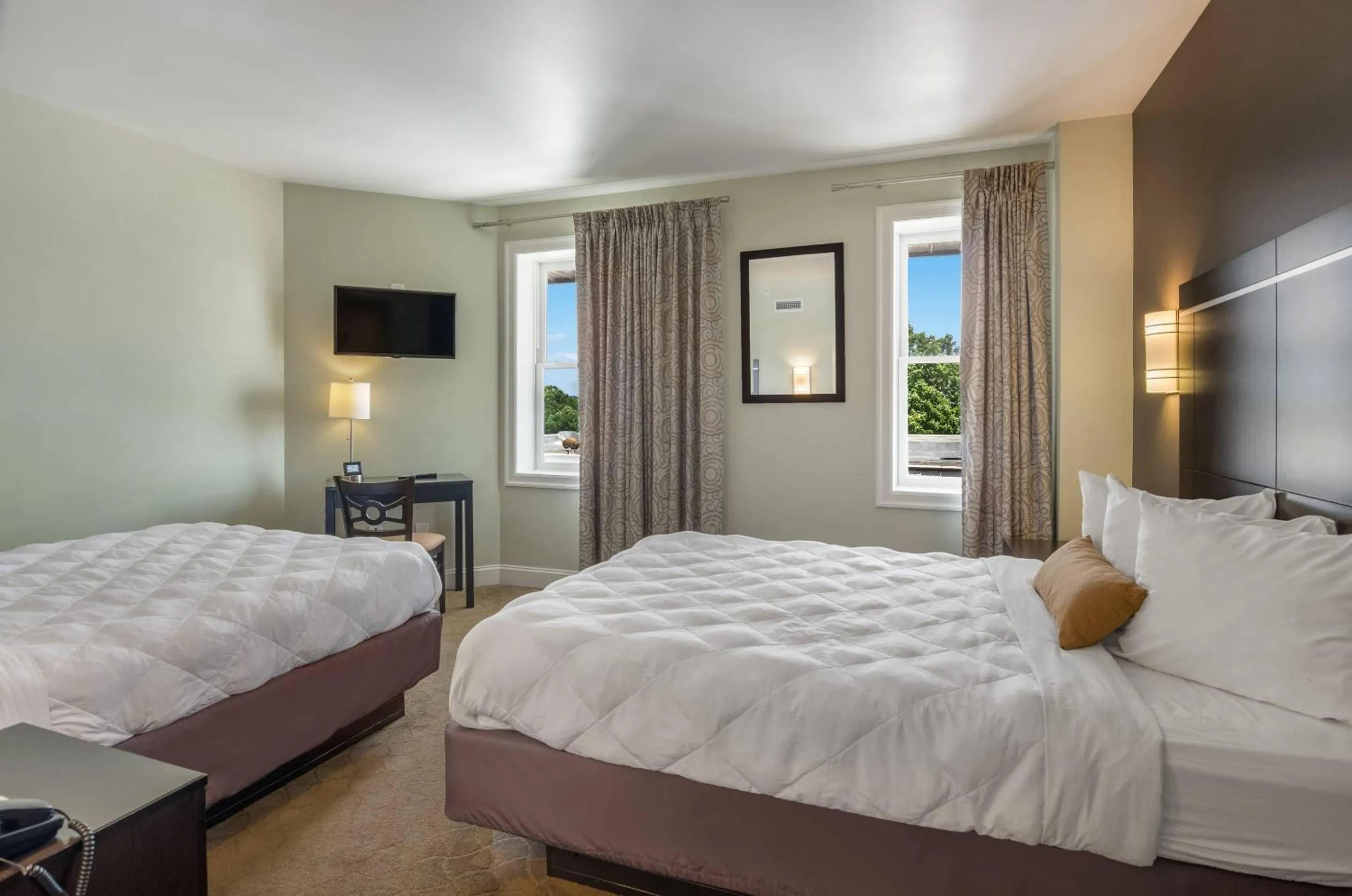 Queen Room with Two Queen Beds - Non-Smoking in The Gin Hotel, an Ascend Collection Hotel