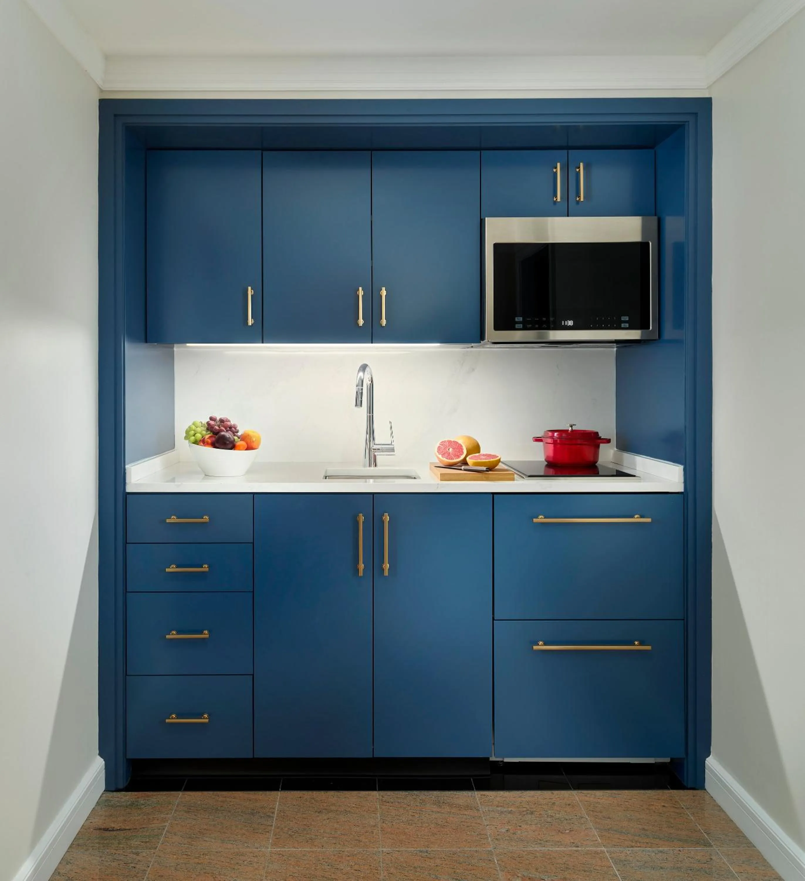 Residential King Suite Accessible - Roll-in Shower in Mandarin Oriental, Boston