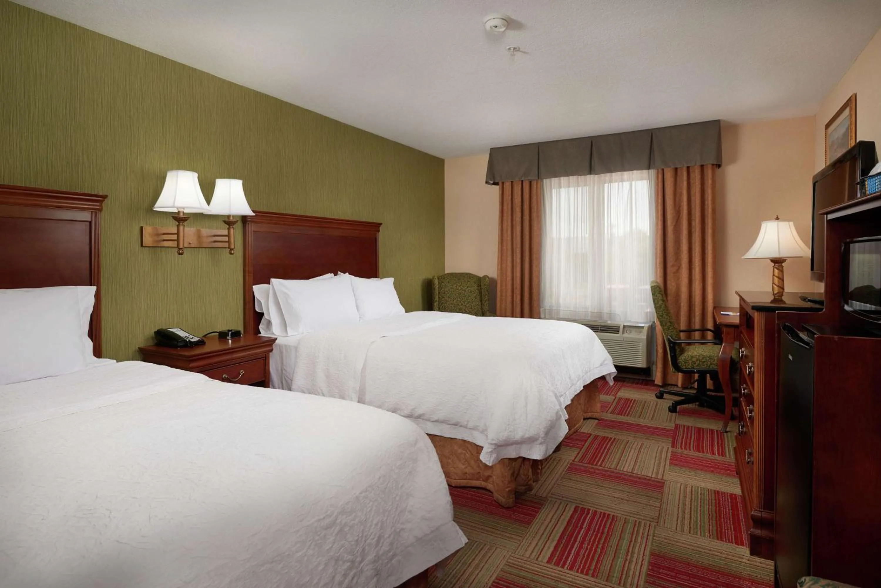 Queen Room with Two Queen Beds - Hearing Access/Non-Smoking in Hampton Inn & Suites Roswell