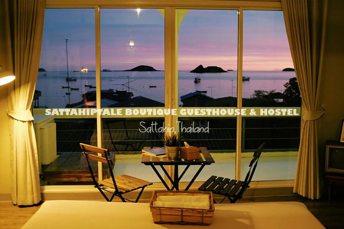 King Room with Sea View in Sattahiptale Boutique Guesthouse & Hostel