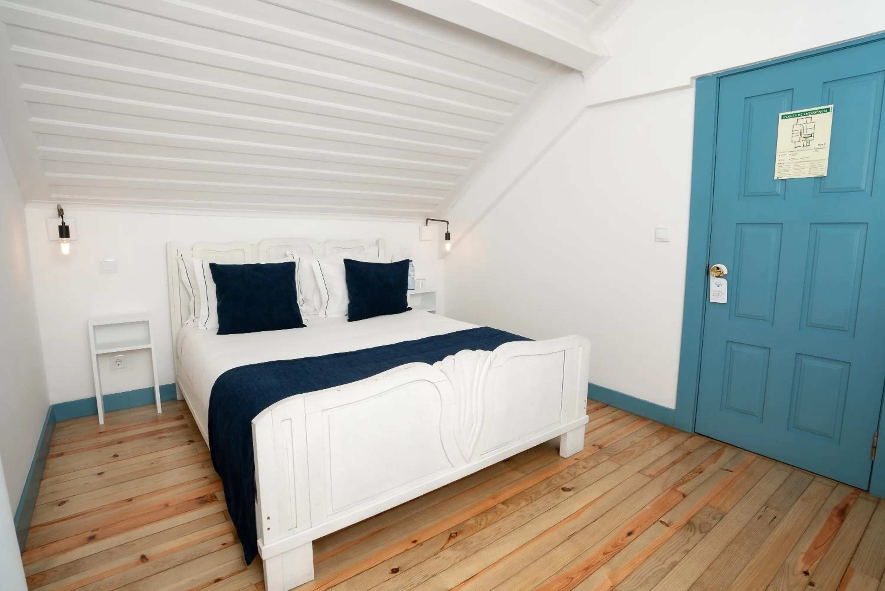 Double Room with Balcony - single occupancy in Des Arts