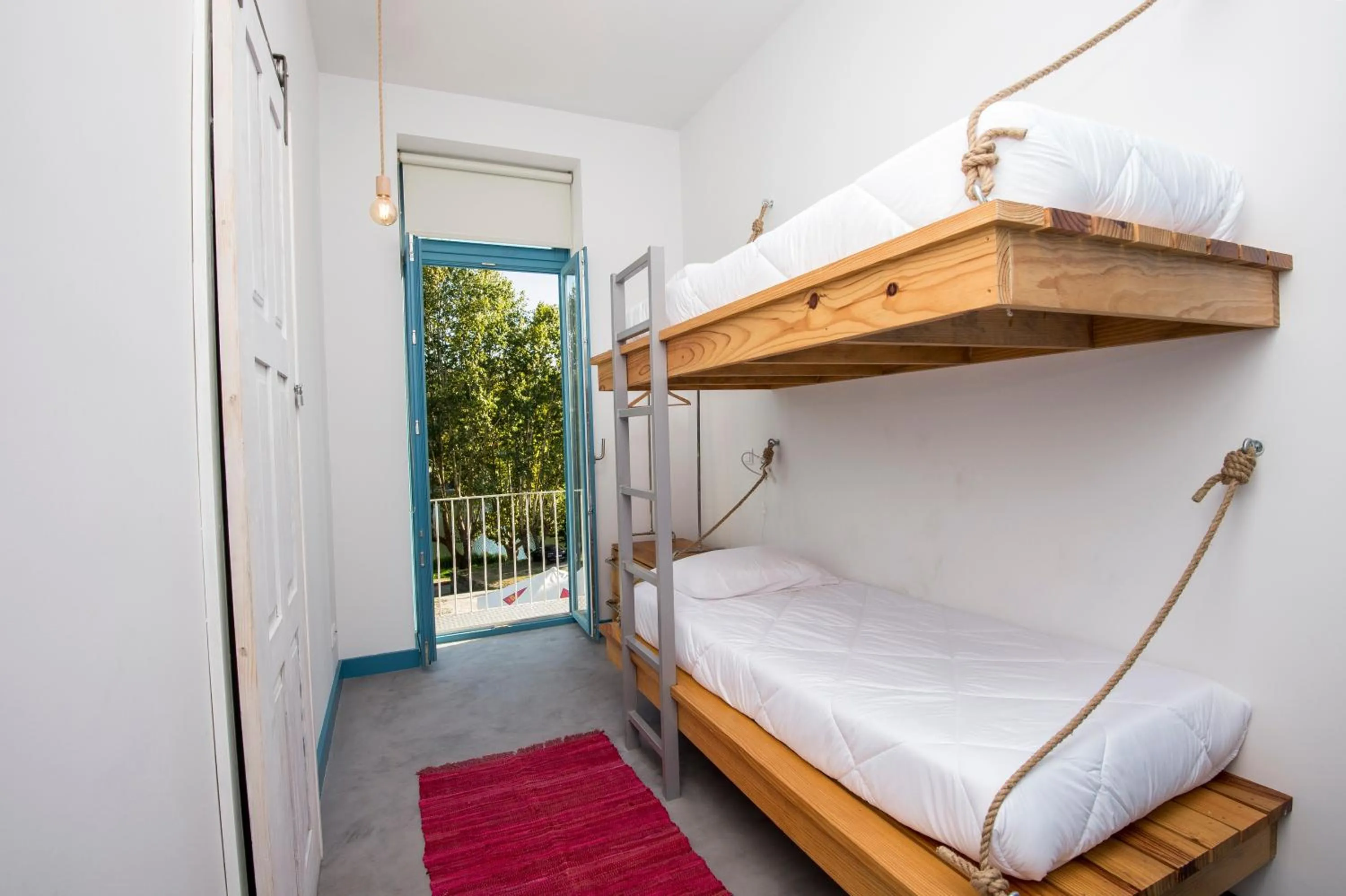 Bed in 2-Bed Mixed Dormitory Room in Des Arts