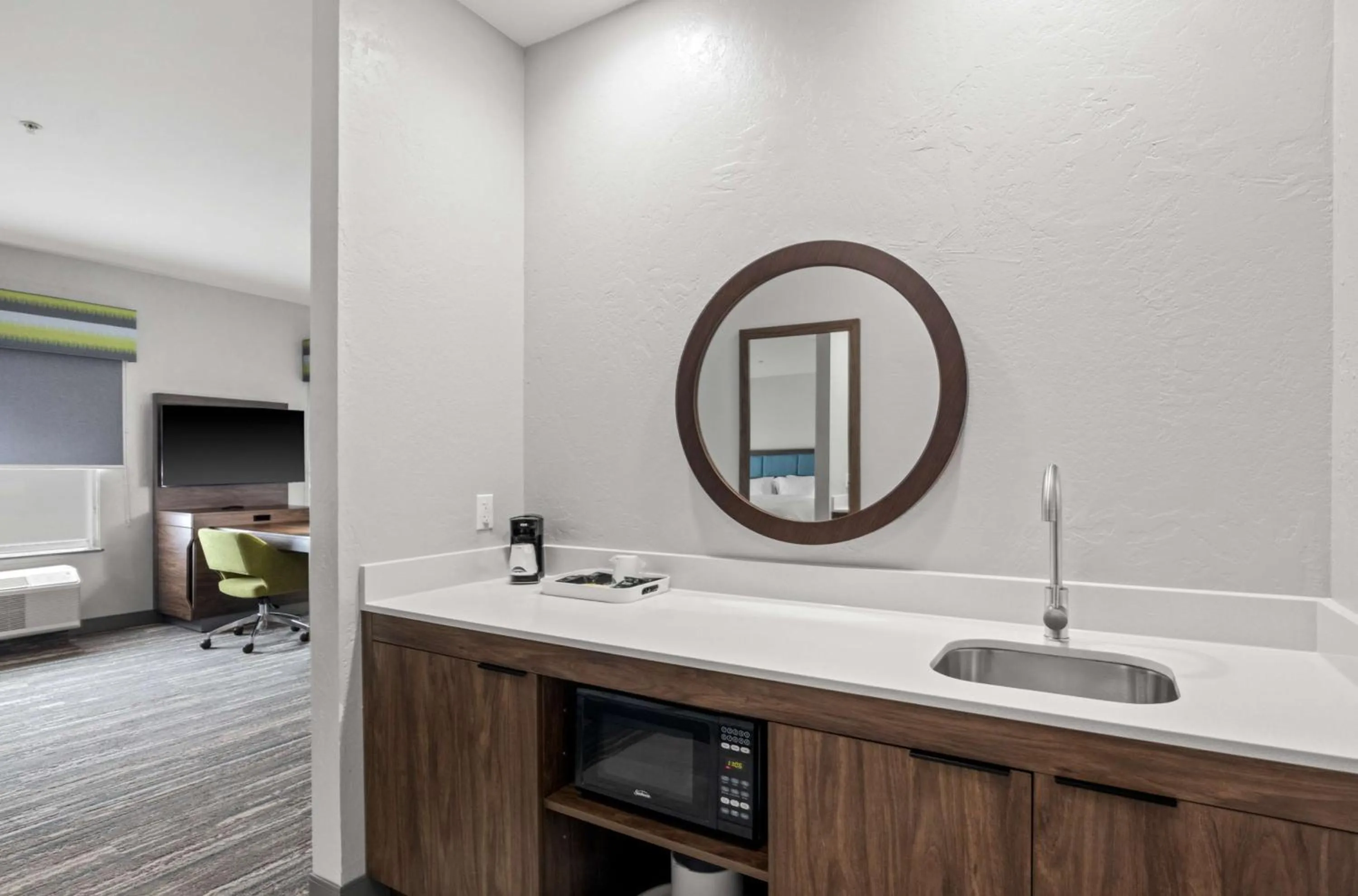 King Studio Suite - Non-Smoking in Hampton Inn & Suites Mount Pleasant