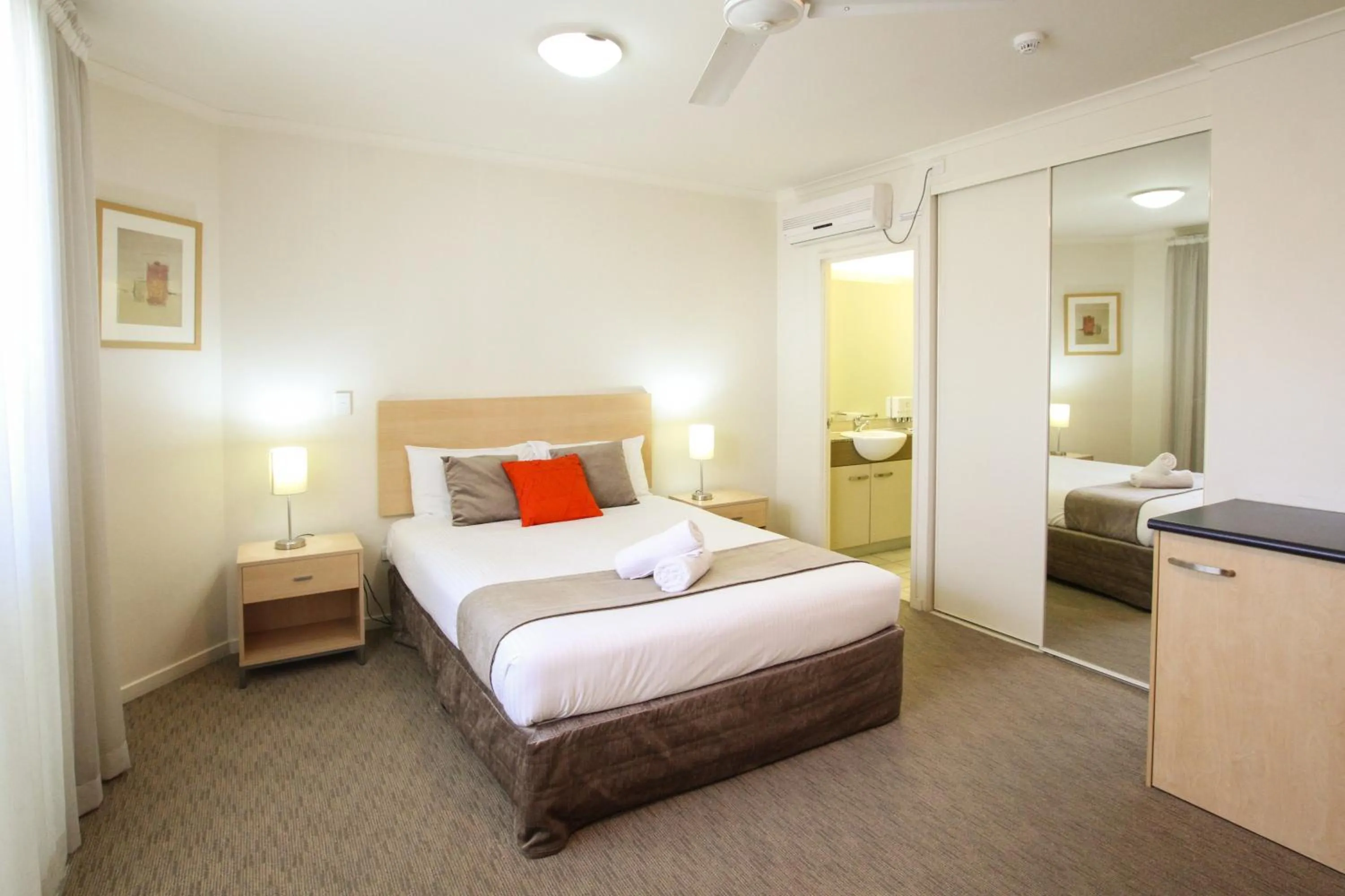 Studio in Caloundra Central Apartment Hotel Official
