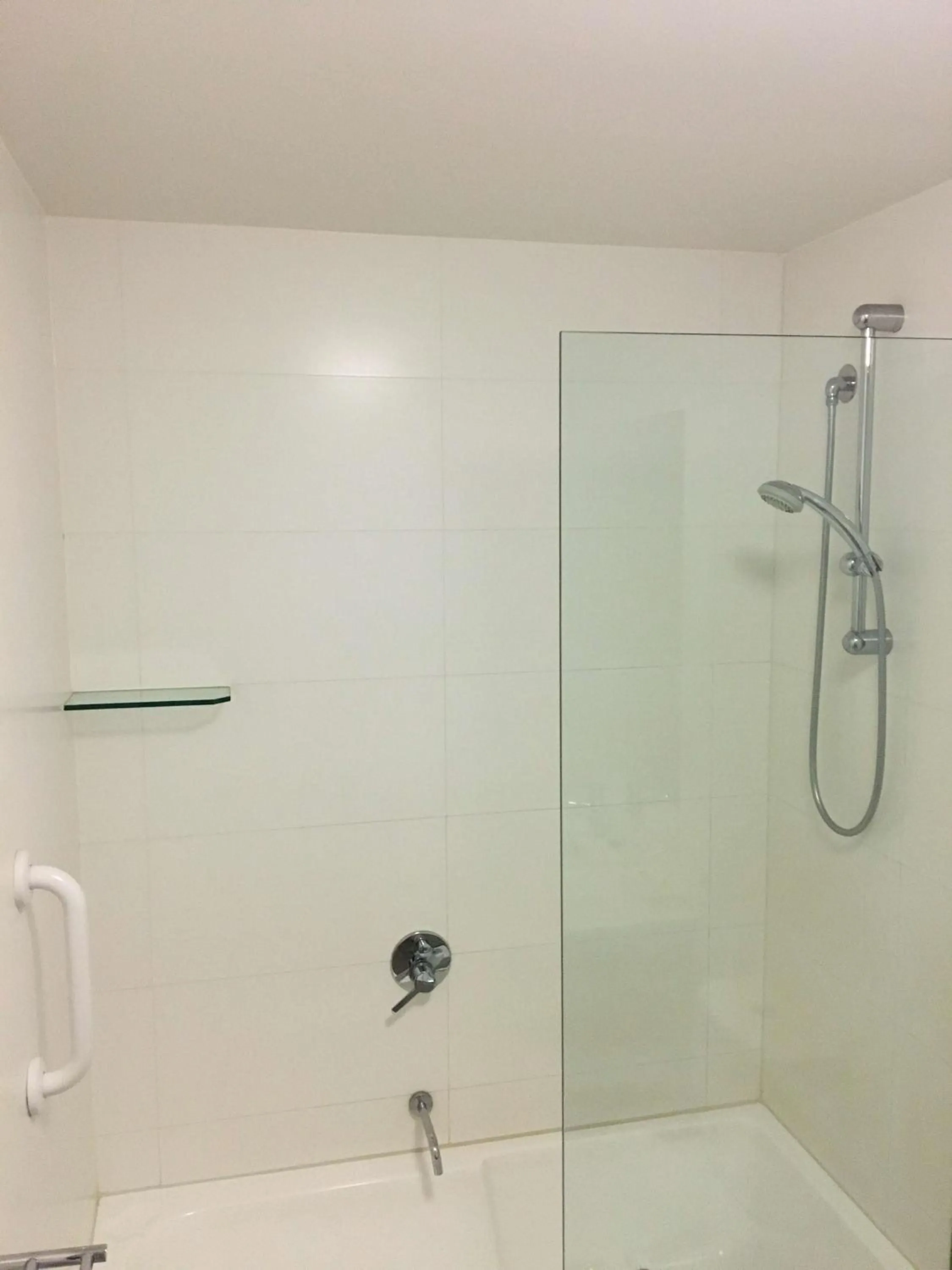 Three-Bedroom Apartment in Best Western Plus The Tudor Box Hill