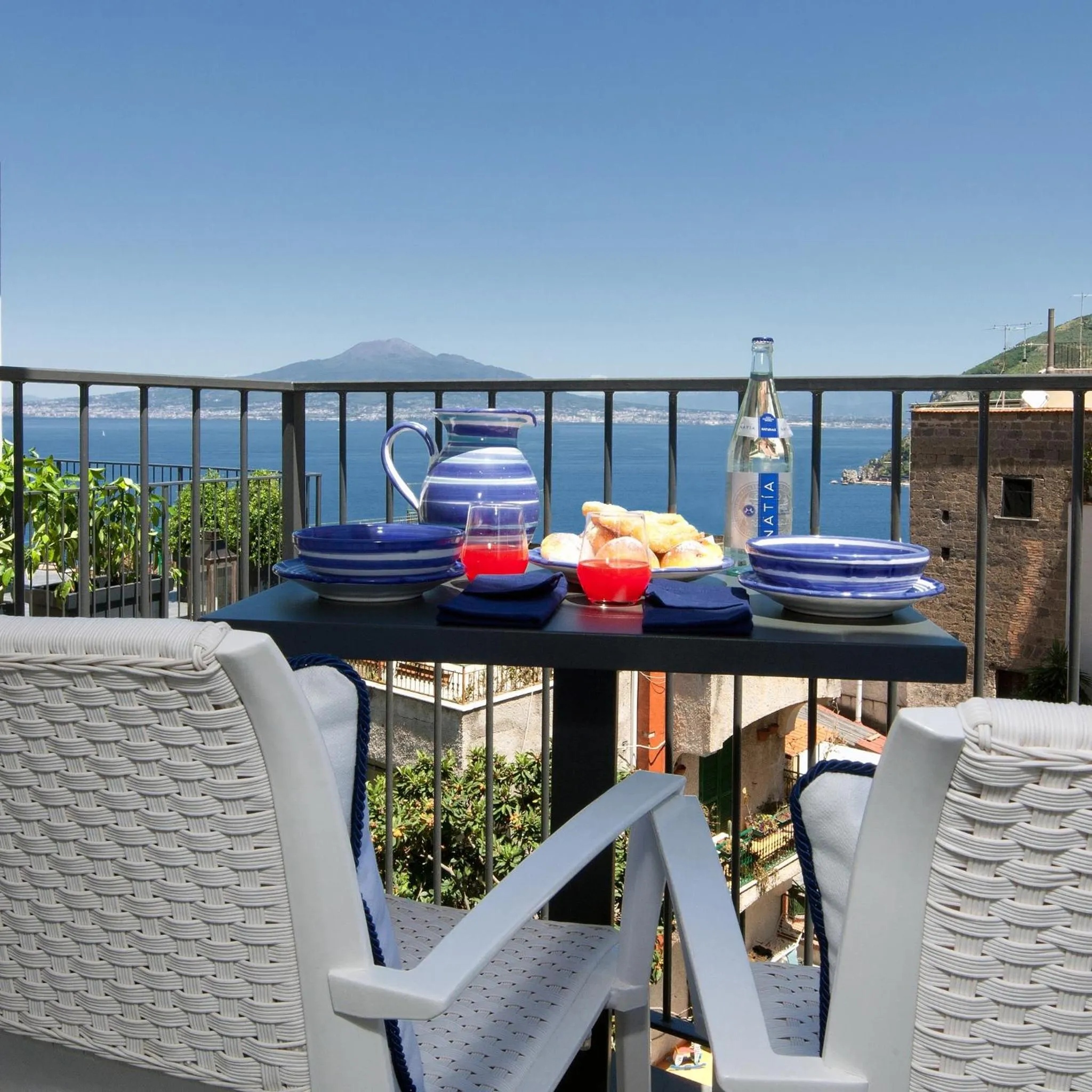 One-Bedroom Apartment (4 Adults) with Balcony in Cubo Apartments