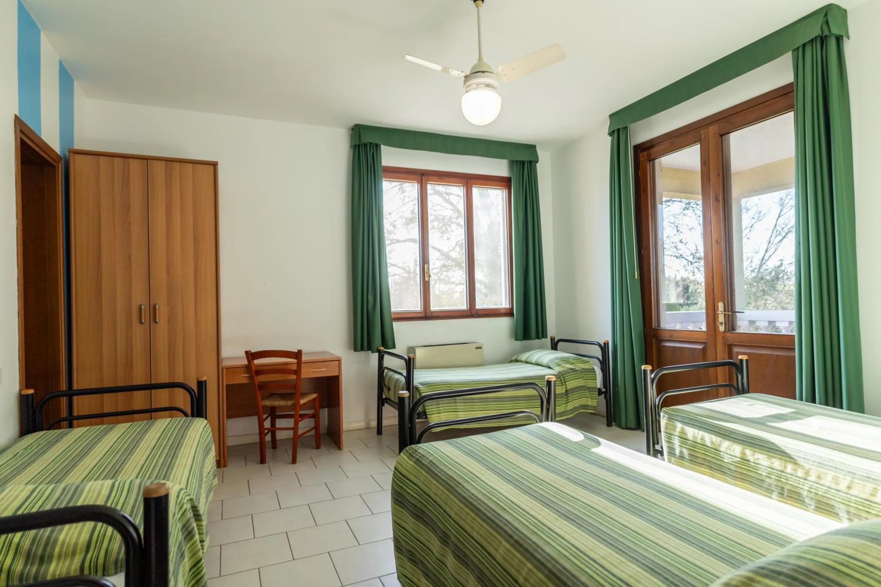 Family Room with Private Bathroom in Hotel Il Lato Azzurro - Isola di Sant'Erasmo - NO VEHICLES ACCESS