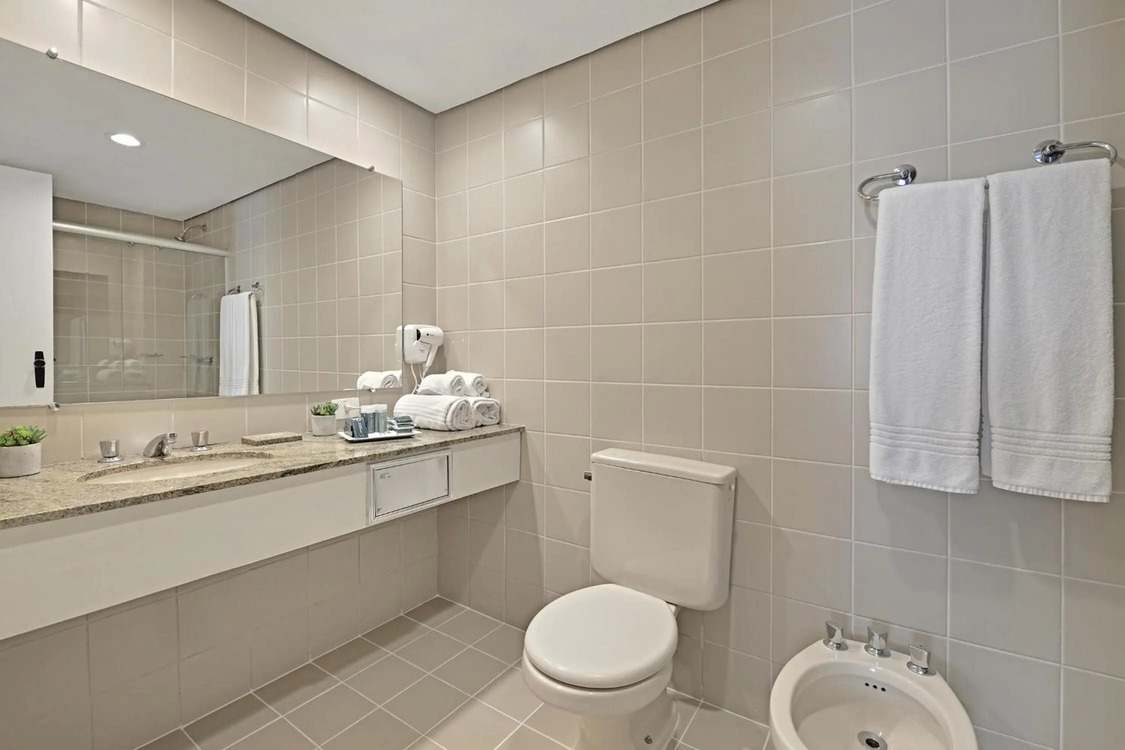 Luxury Double Room - single occupancy in Hotel Deville Curitiba