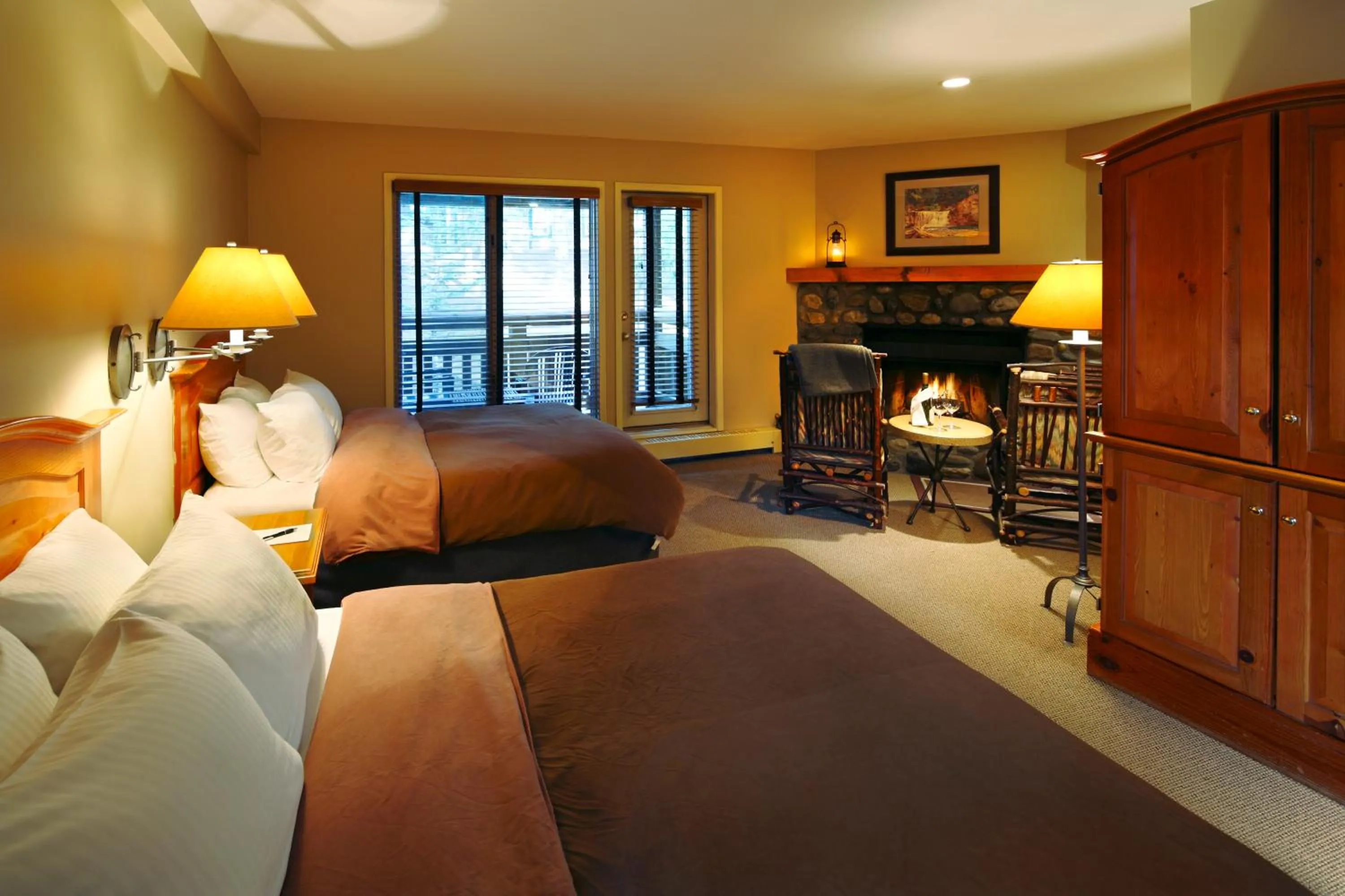 Queen Room with Two Queen Beds in Buffalo Mountain Lodge