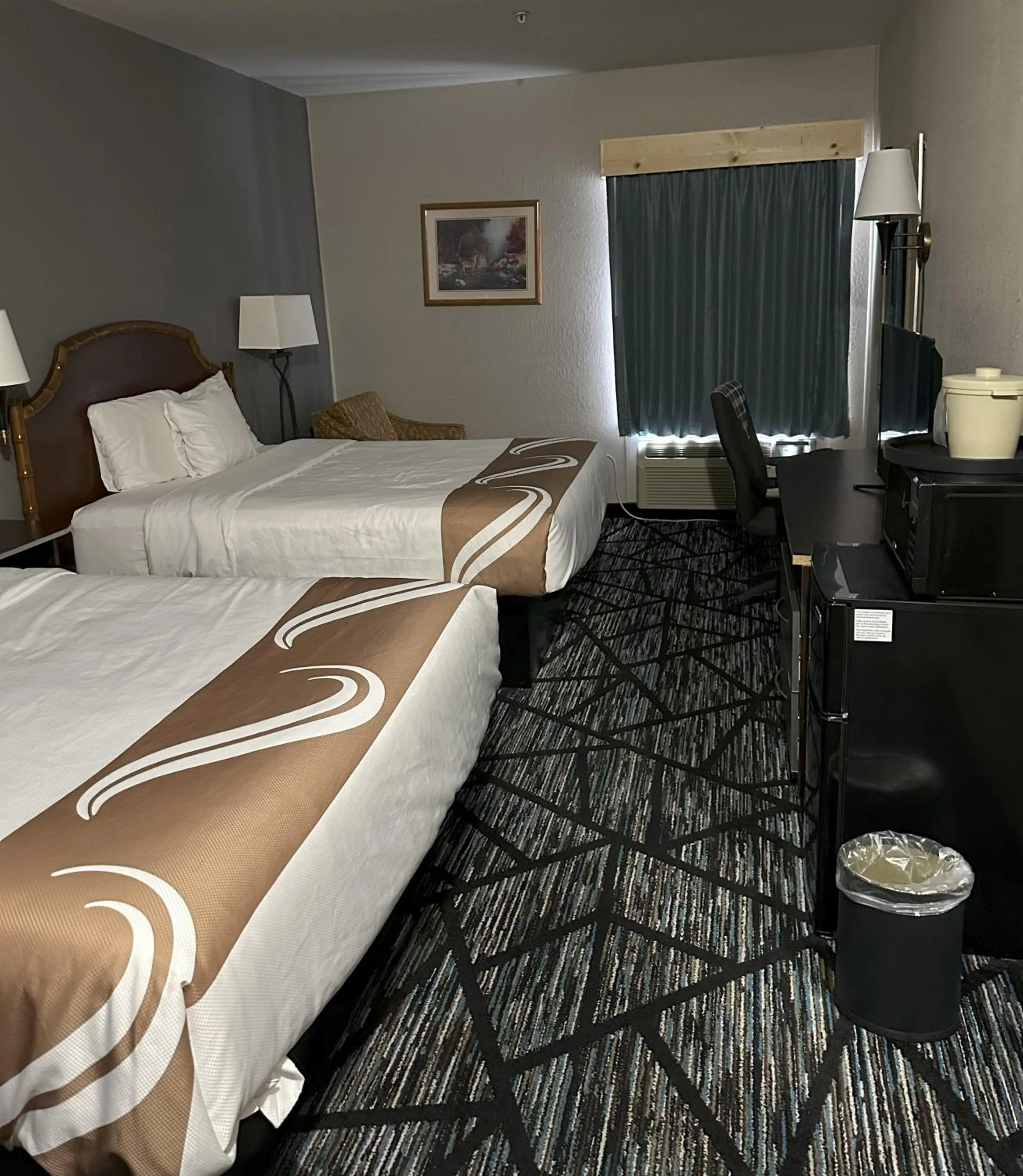 Queen Room with Two Queen Beds in Hometown Inn Indian River
