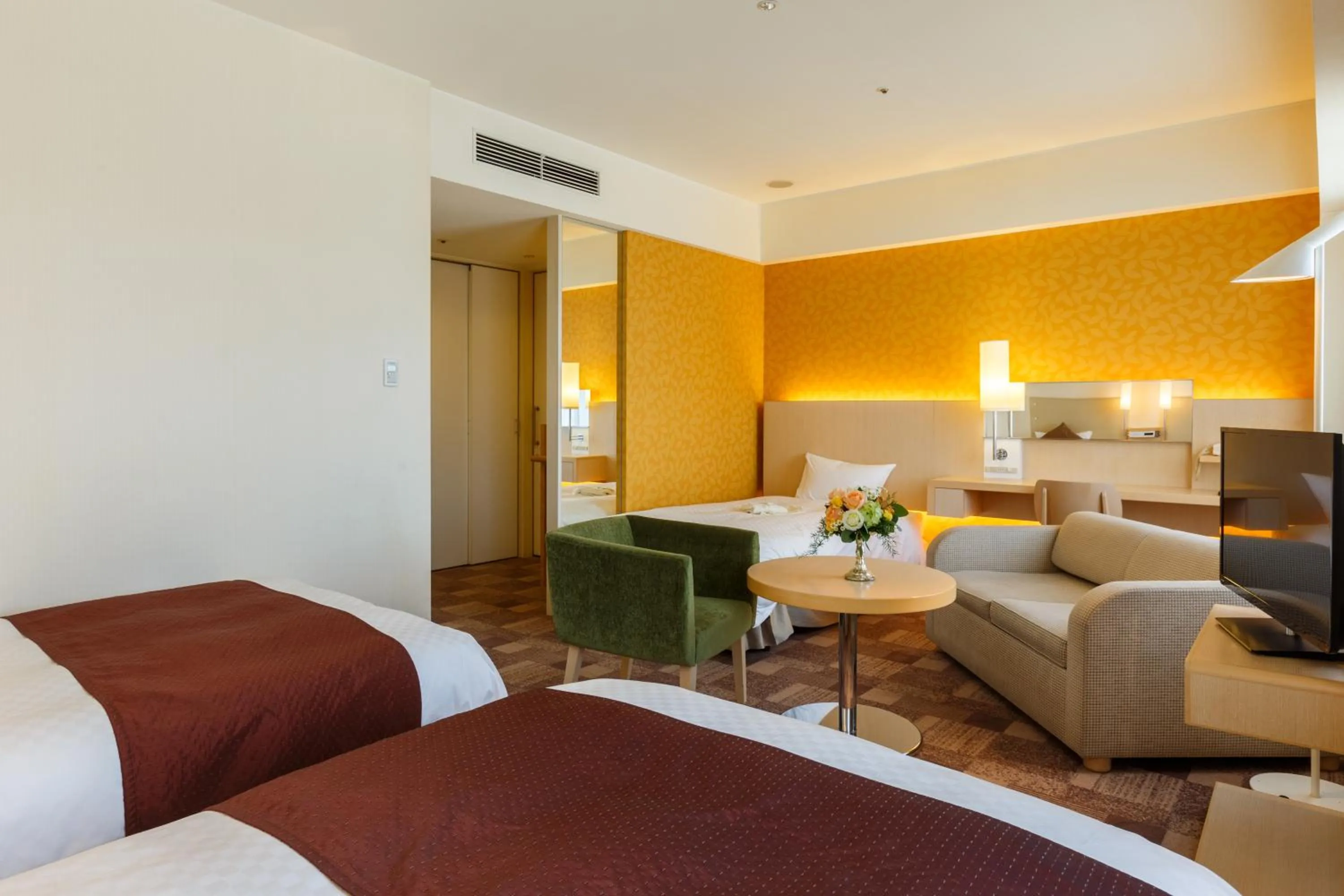 Twin Room with Extra Bed in City Plaza Osaka