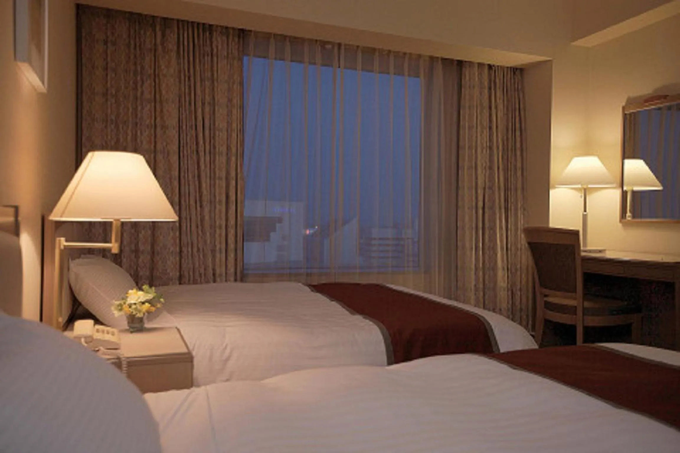 Standard Twin Room - Smoking in Miyako Hotel Yokkaichi