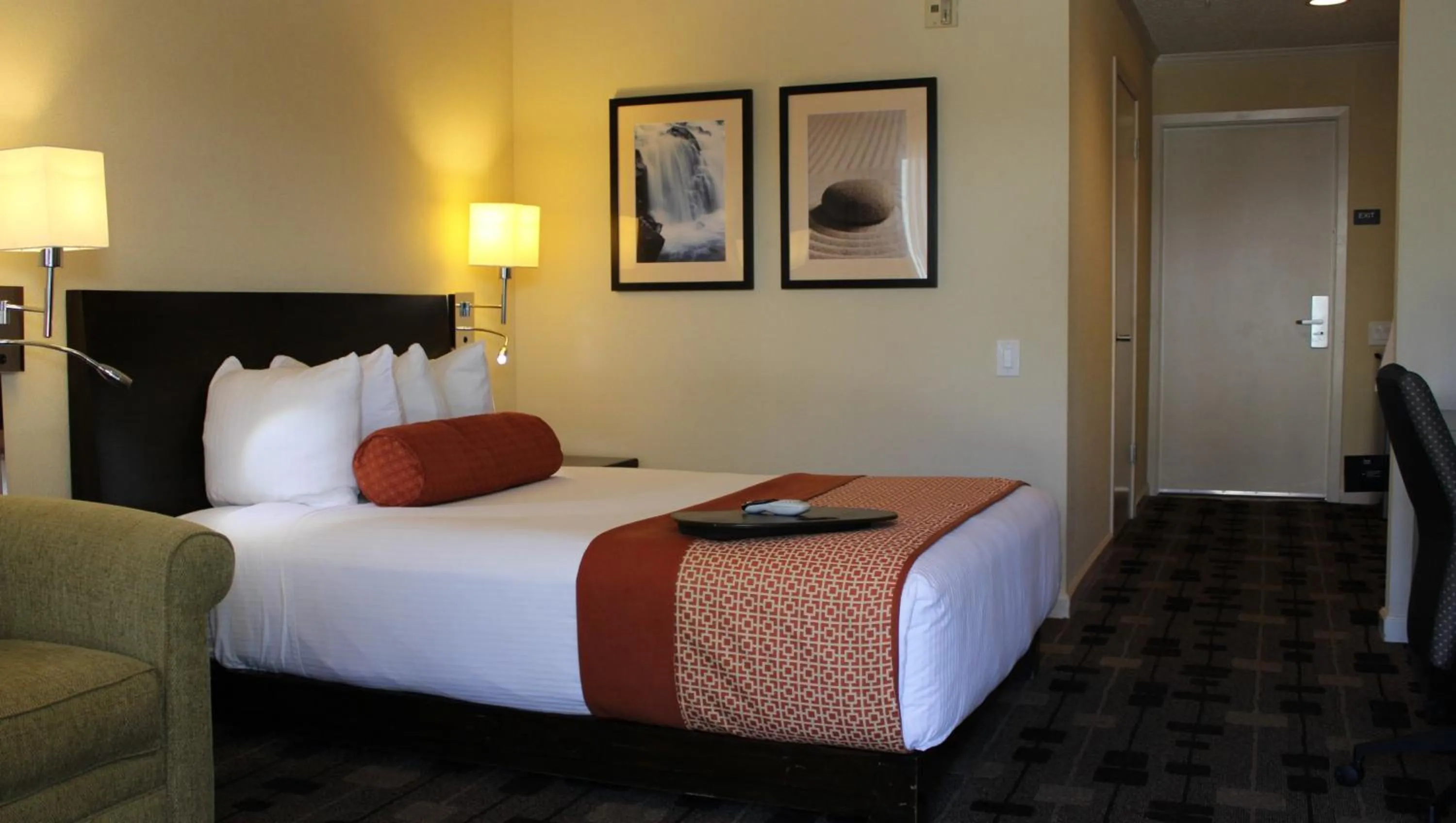 Queen Room - Disability Access in The Zen Hotel Palo Alto