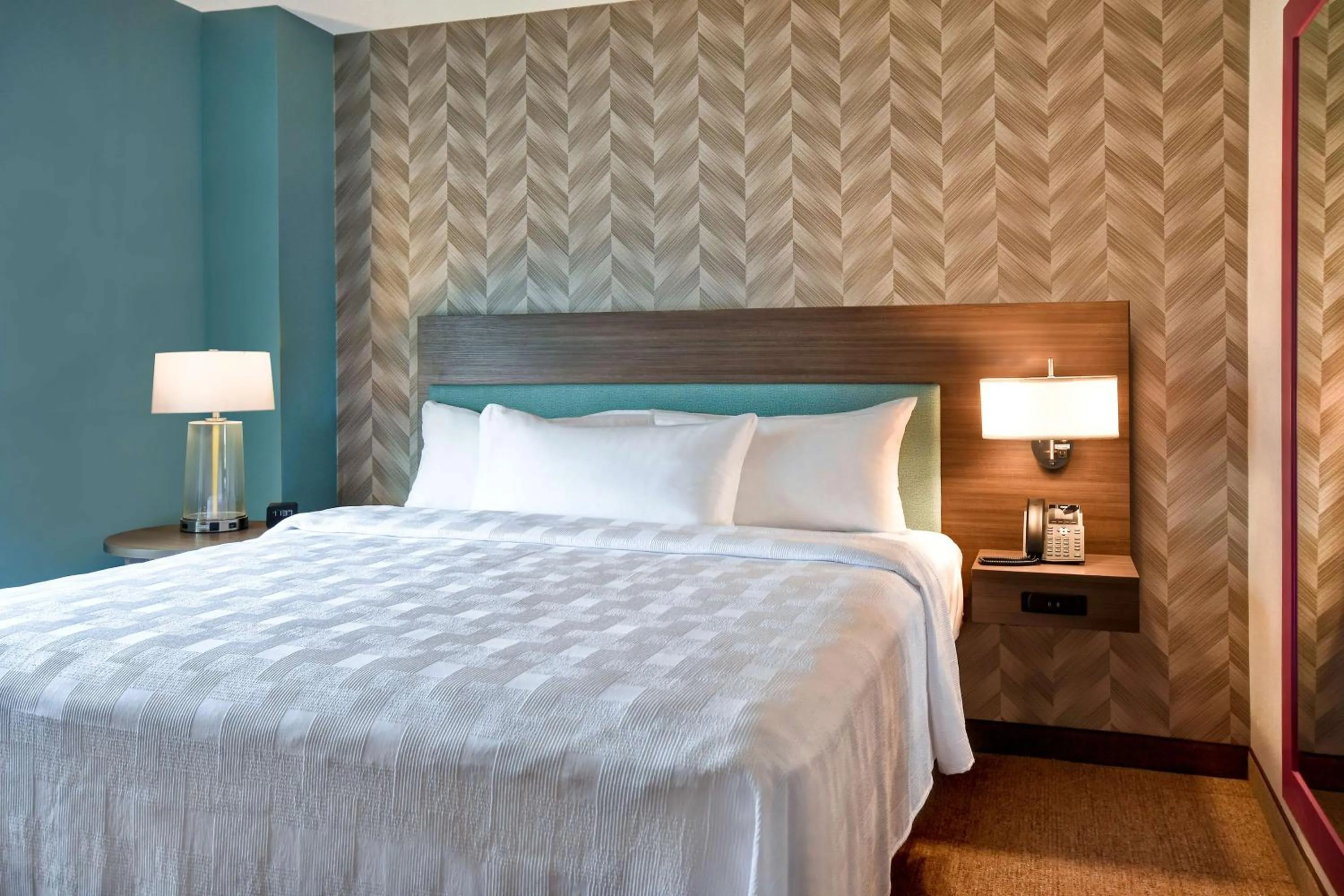 One-Bedroom King Corner Suite in Home2 Suites By Hilton Bowling Green, Oh