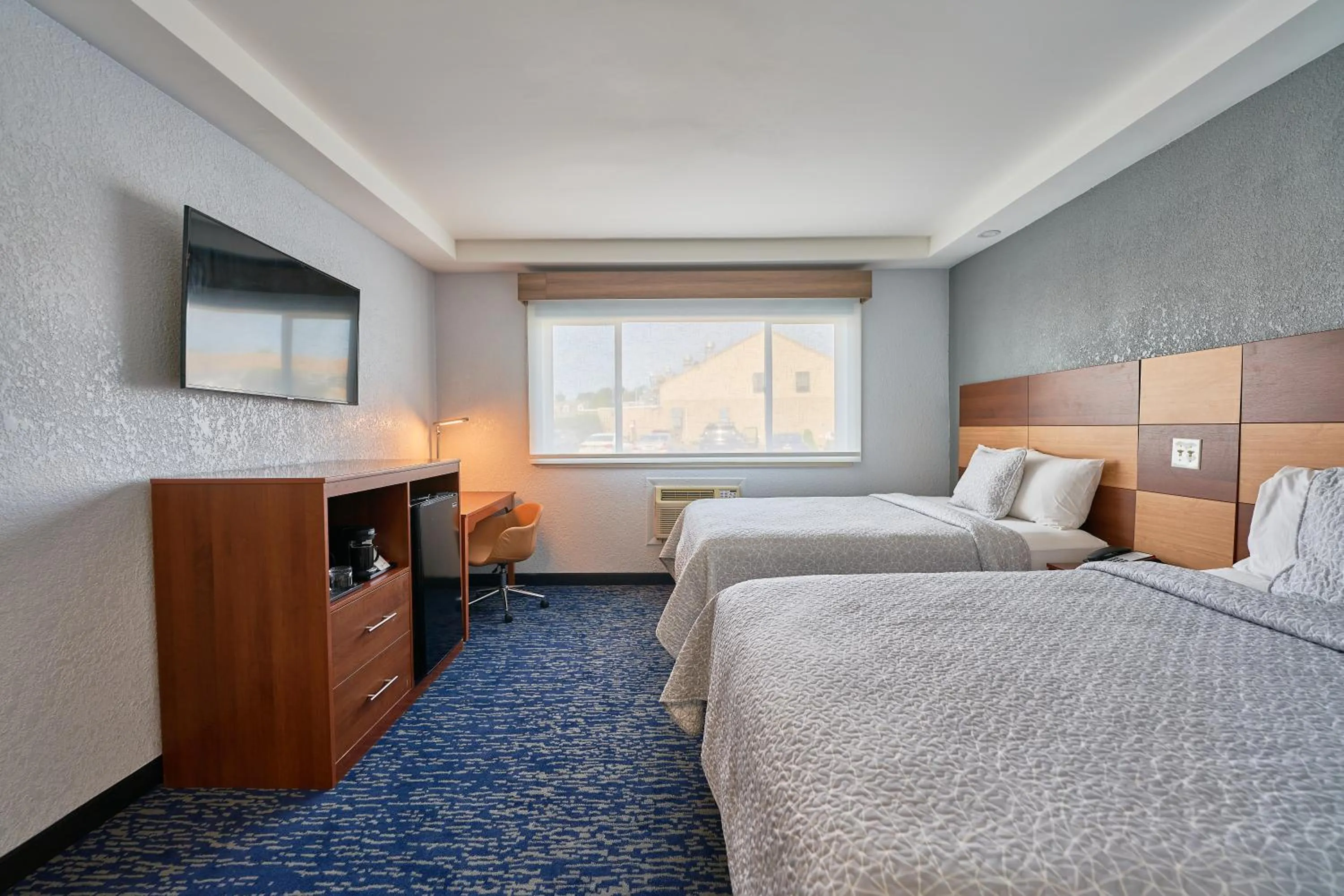 Deluxe Two Doubles in Hyannis Plaza Hotel