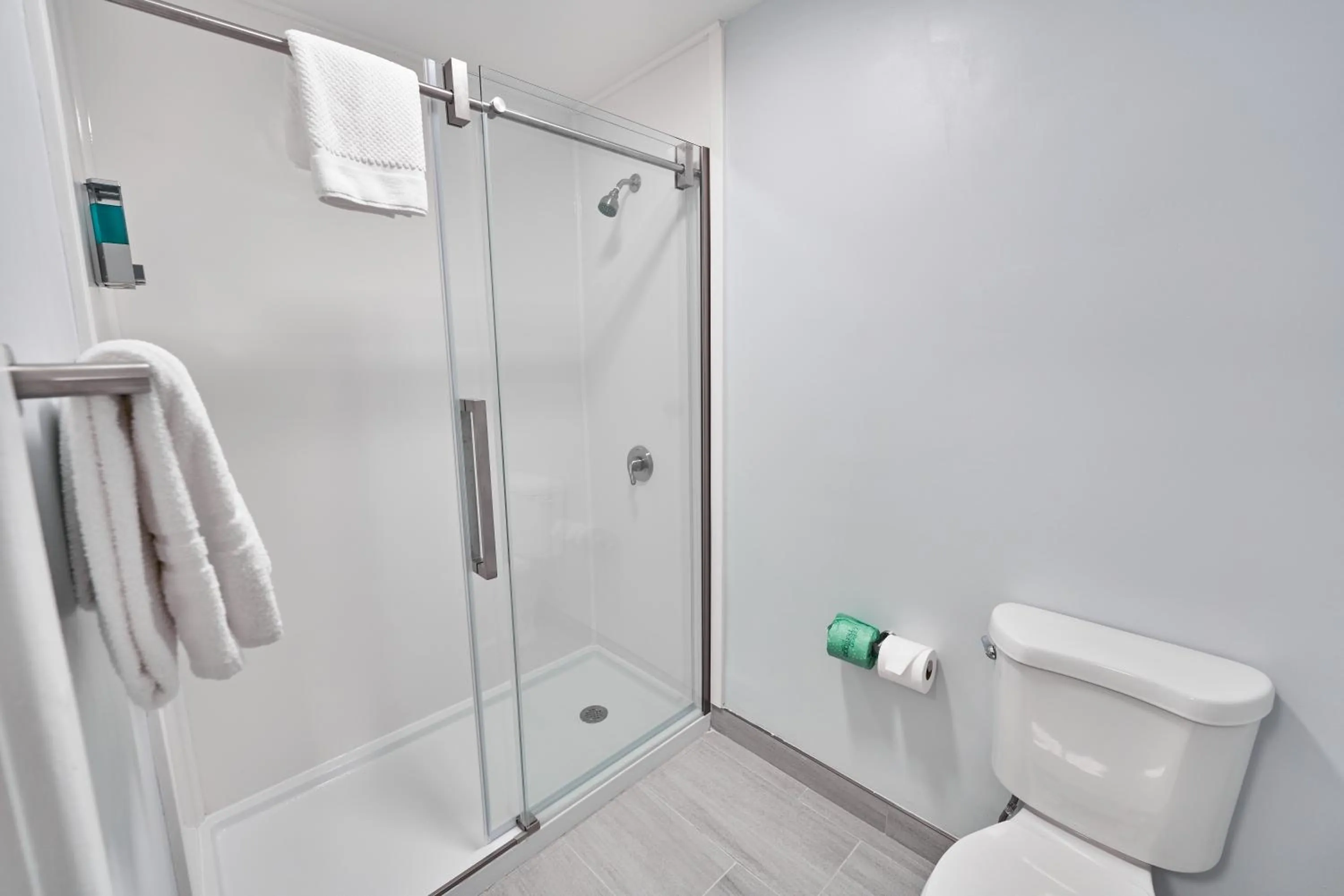 Deluxe King Room in Hyannis Plaza Hotel