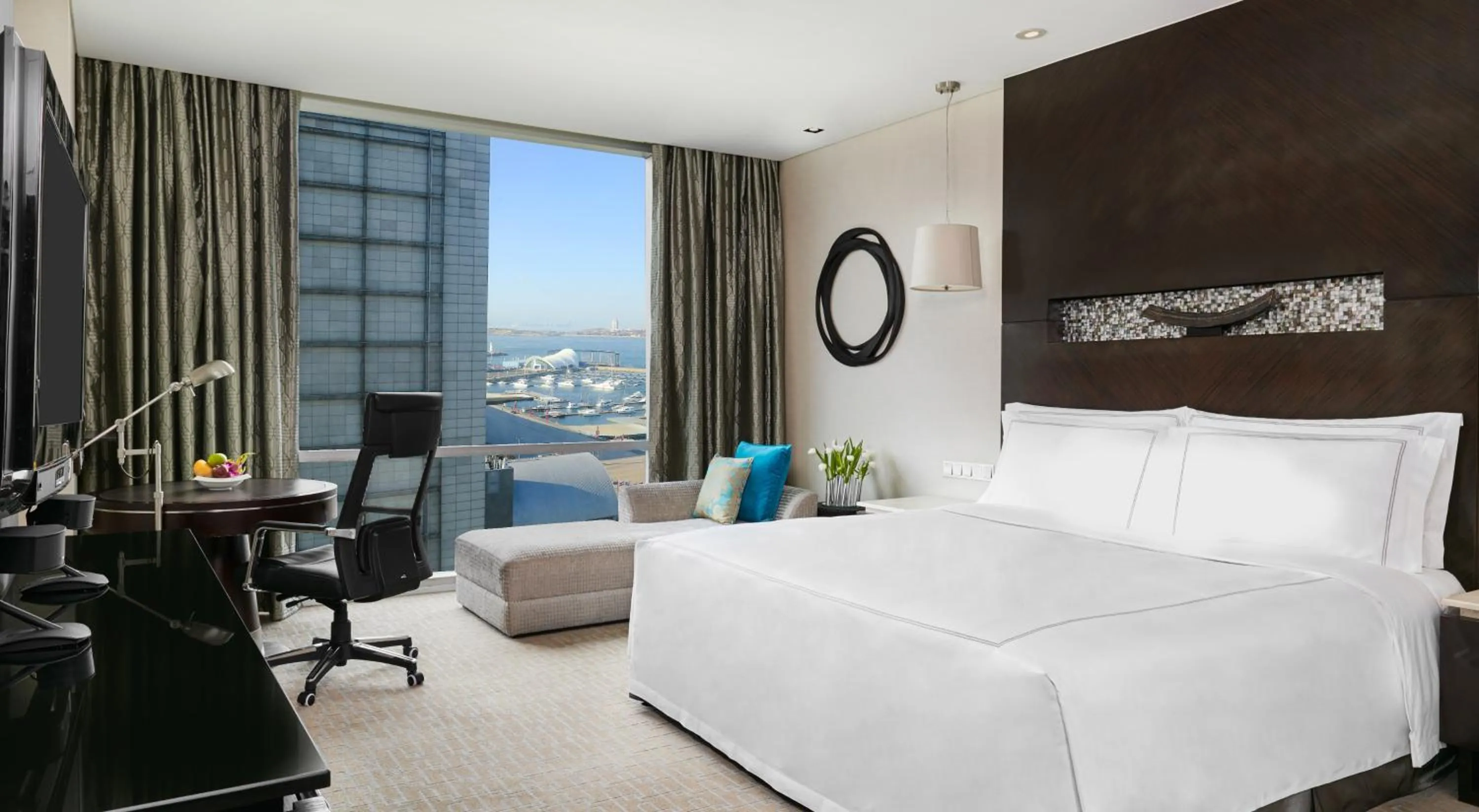 Classic King Room with Ocean View inclusive First Round Mini Bar in InterContinental Qingdao by IHG l Inside the Olympic Sailing Center l May Fourth Square
