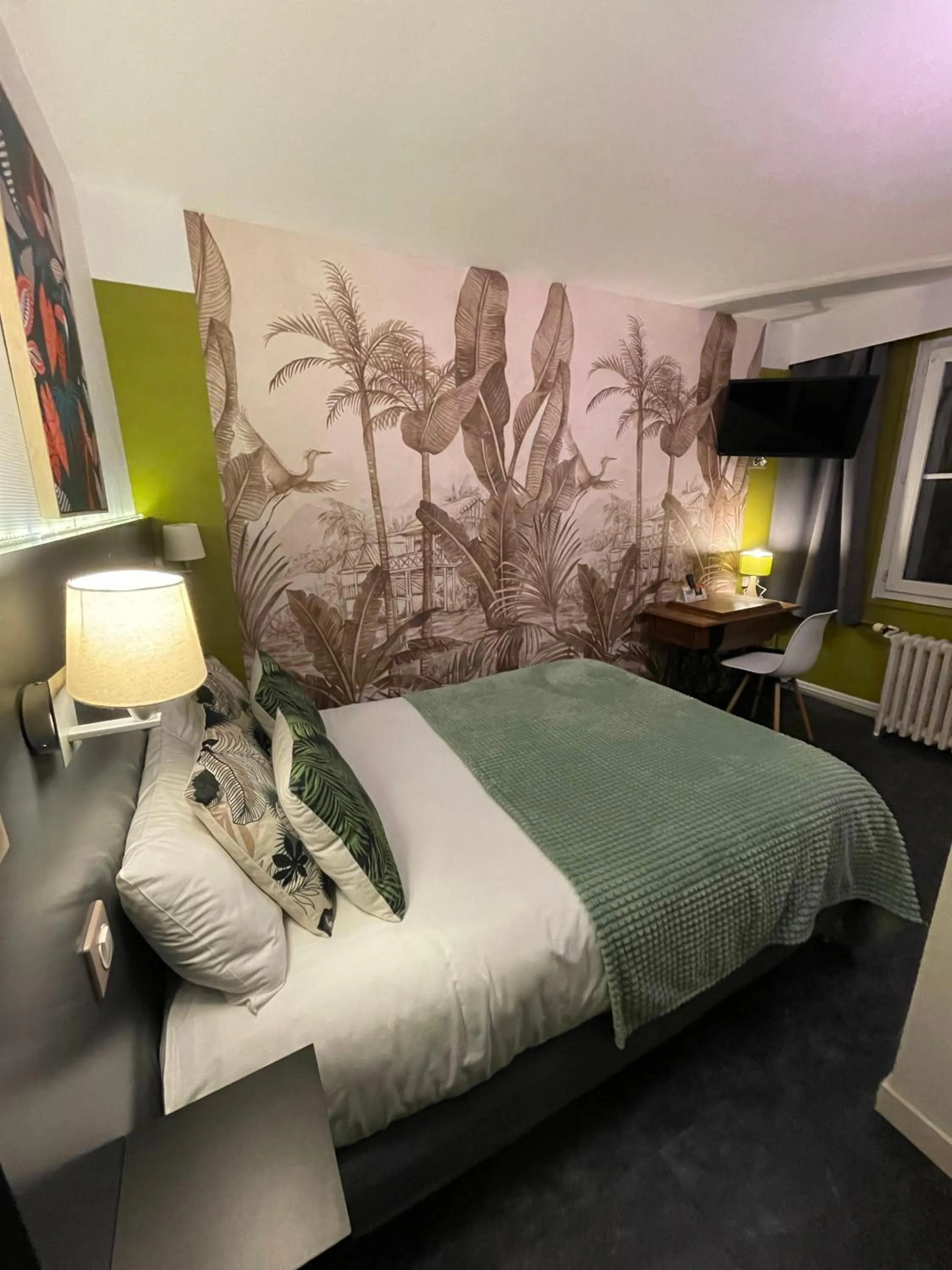 Standard Double Room in The Originals Boutique, Hôtel d'Angleterre, Le Havre, centre, plage