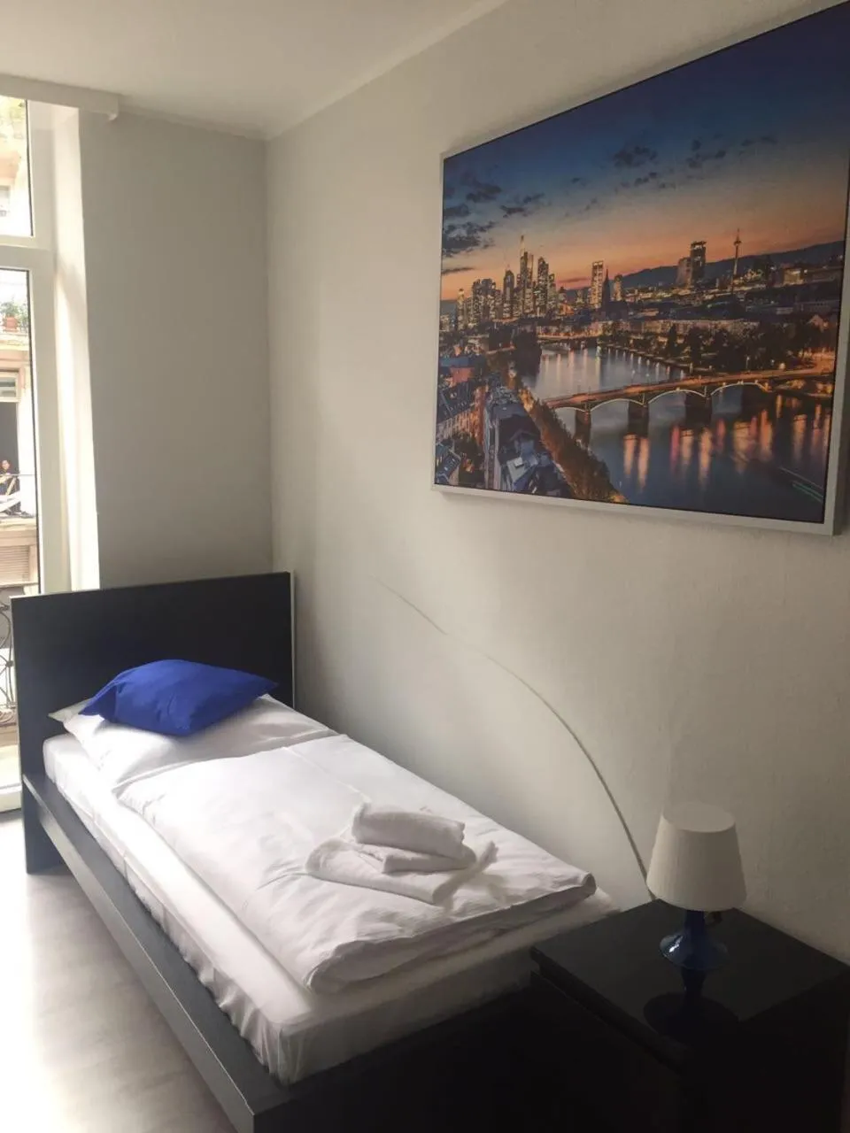 Twin Room with Shared Bathroom in Main Hotel Frankfurt City