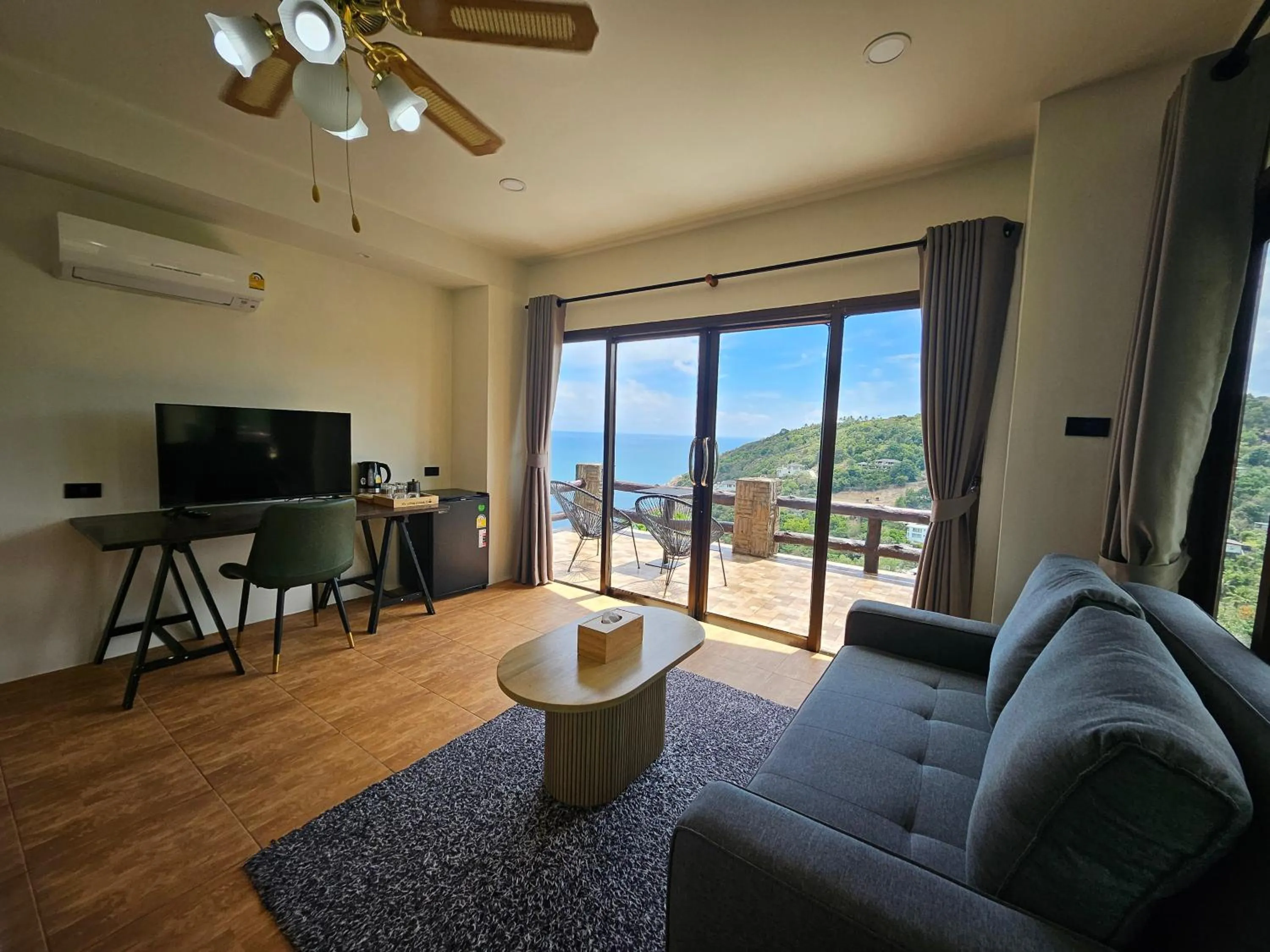 Deluxe Double Room with Bath in Phangan Utopia Resort