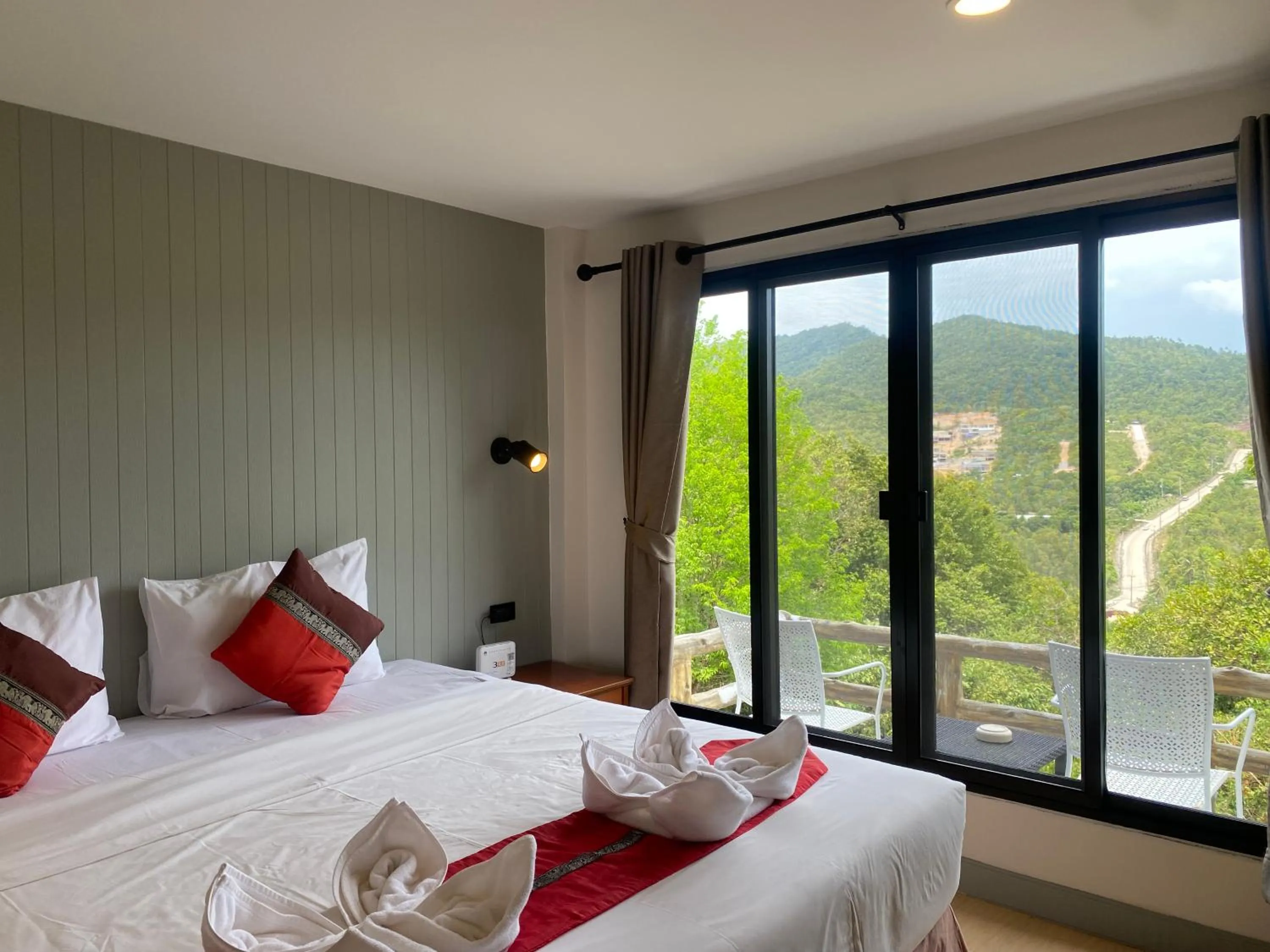 Superior Double or Twin Room with Mountain View in Phangan Utopia Resort