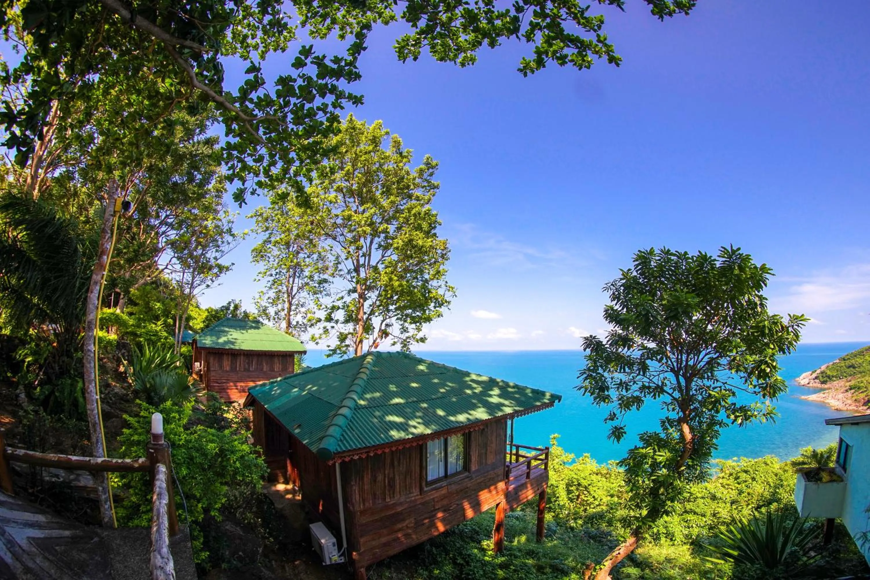 Deluxe Double Room with Sea View in Phangan Utopia Resort
