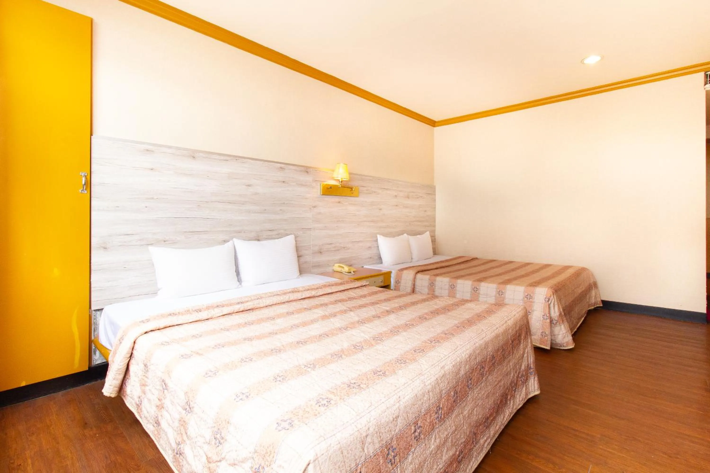 Standard Quadruple Room in Hwa Nan Hotel