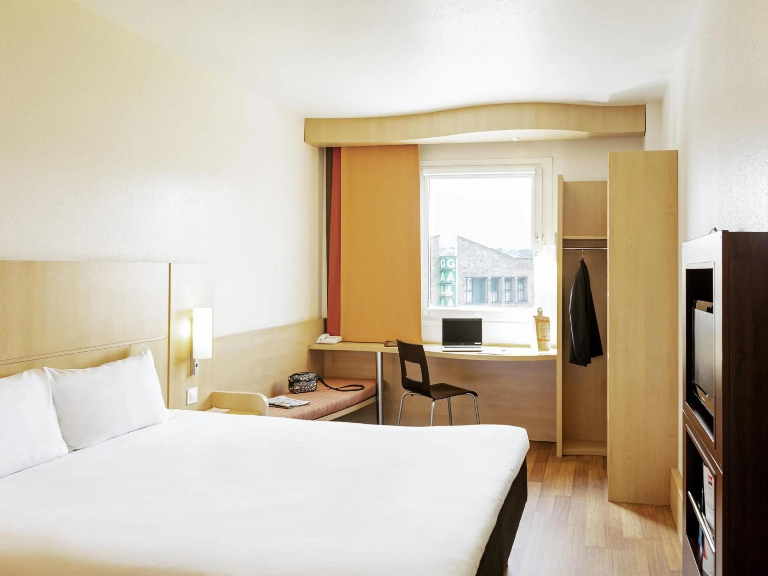 Double Room in Ibis Oviedo