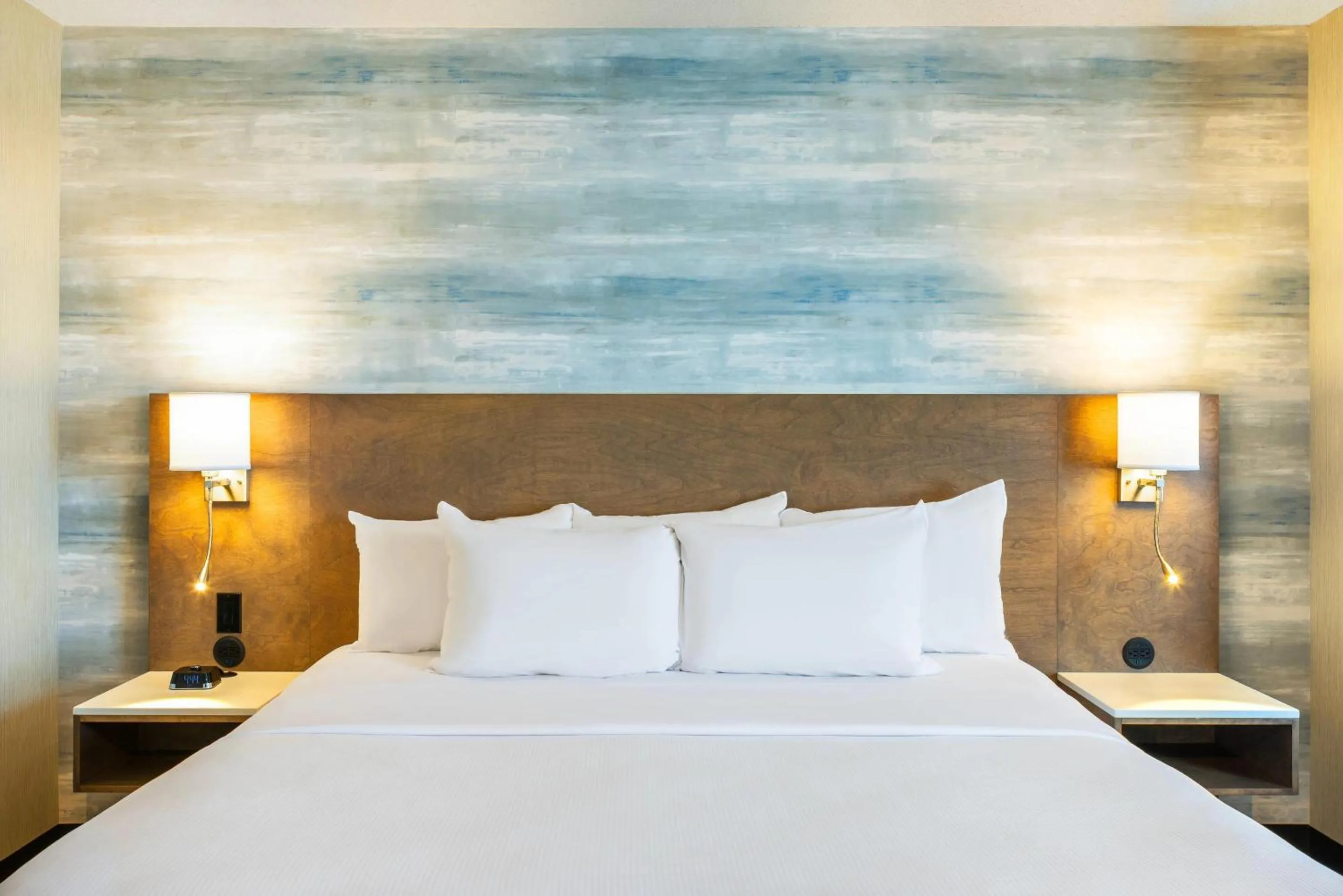 King Room with Whirlpool in Quality Inn & Suites