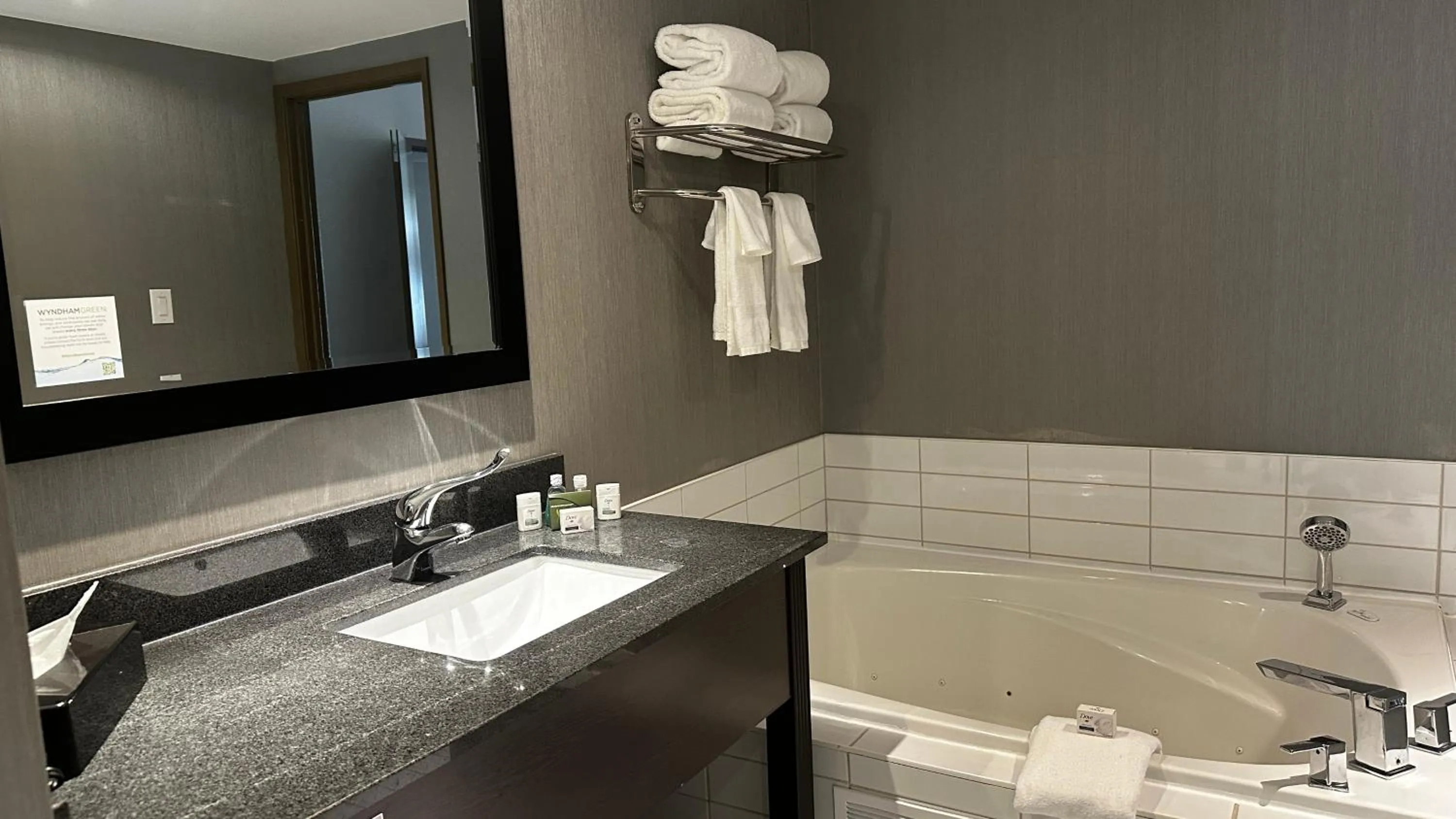 Presidential King Suite in Ramada Plaza by Wyndham Niagara Falls
