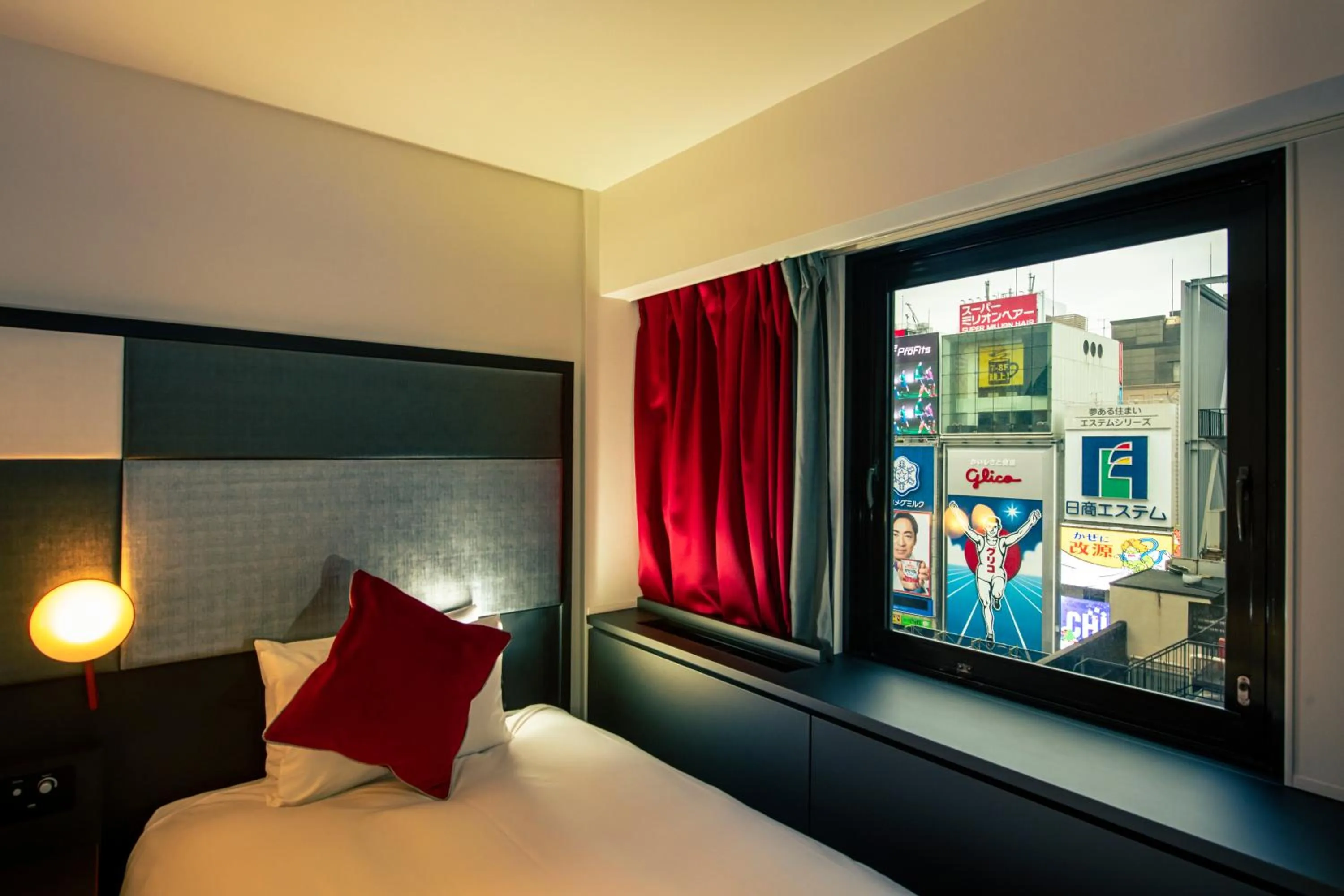 Twin room with DOTONBORI view - Non-Smoking in Cross Hotel Osaka