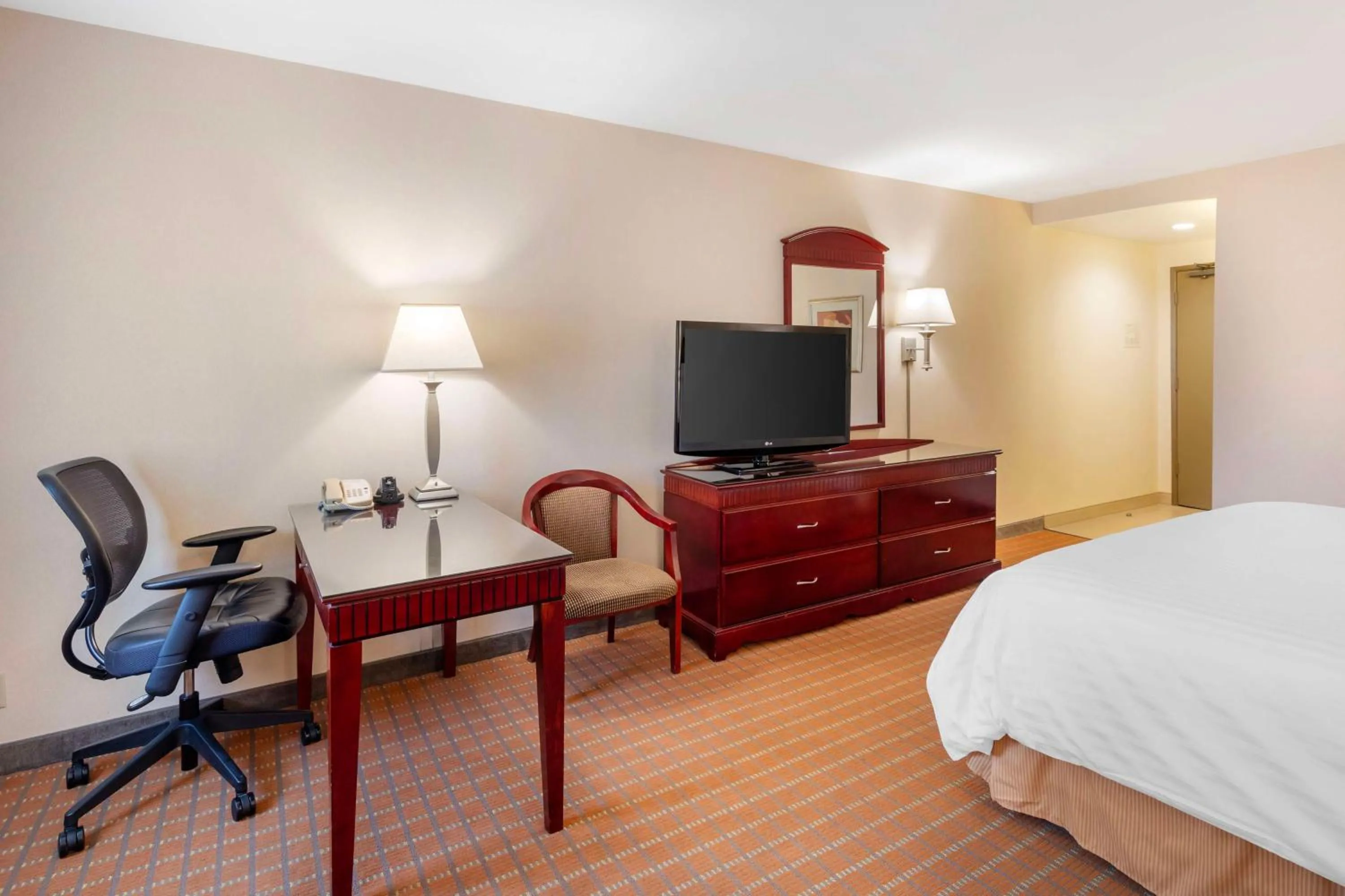 King Room with Roll-In Shower - Disability Access in Best Western Plus West Covina Inn