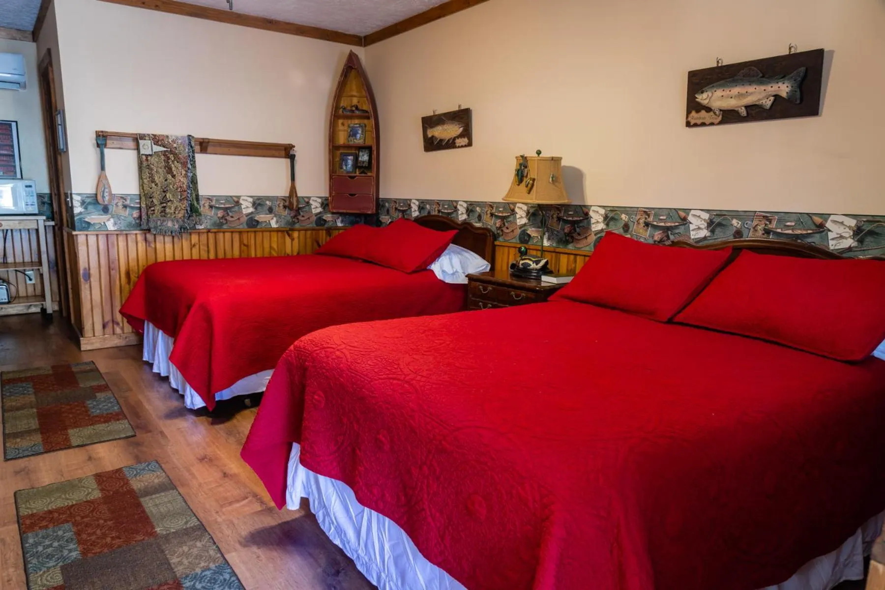 Double Room with Private Bathroom in Mountain Aire Cottages, Inn, & Glamping